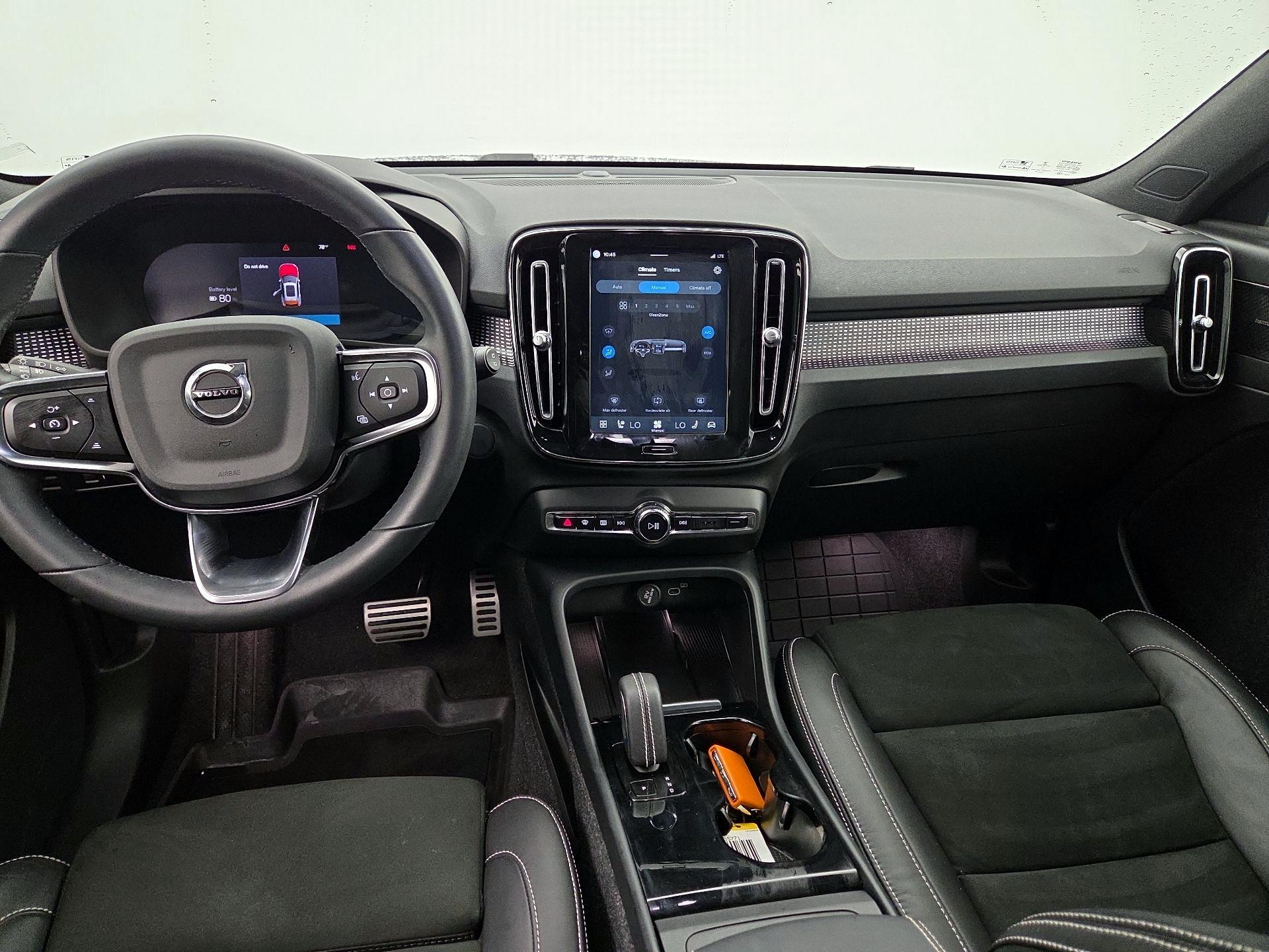 Thumbnail: 2022 Volvo XC40 - 9