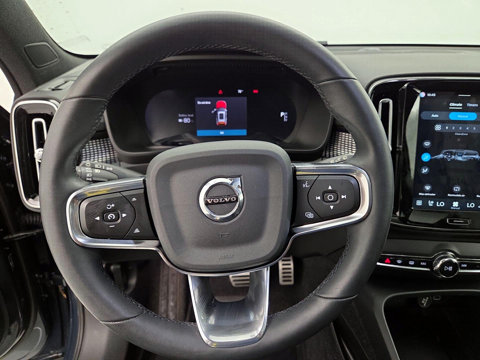Thumbnail: 2022 Volvo XC40 - 10