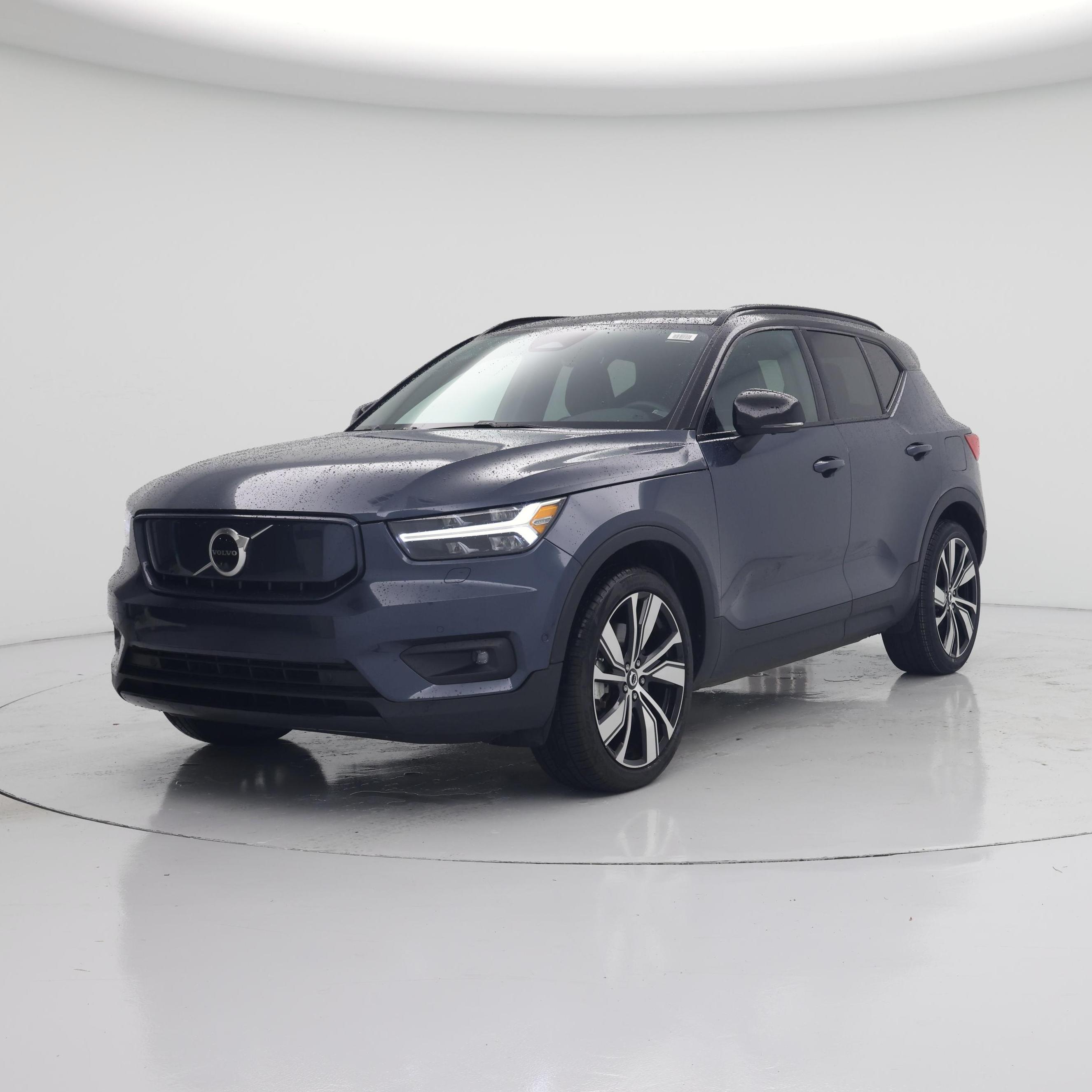 Thumbnail: 2022 Volvo XC40 - 4