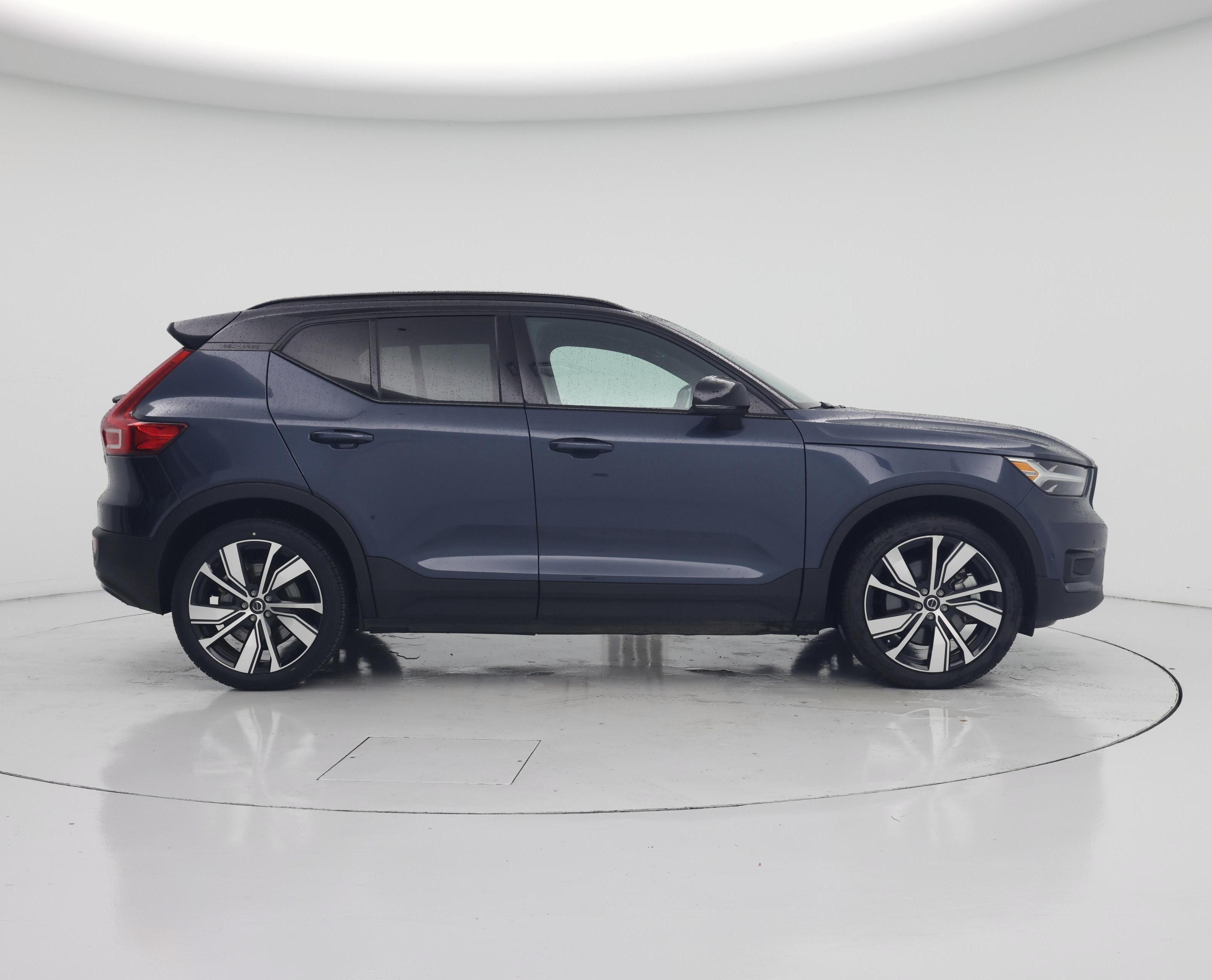 Thumbnail: 2022 Volvo XC40 - 7