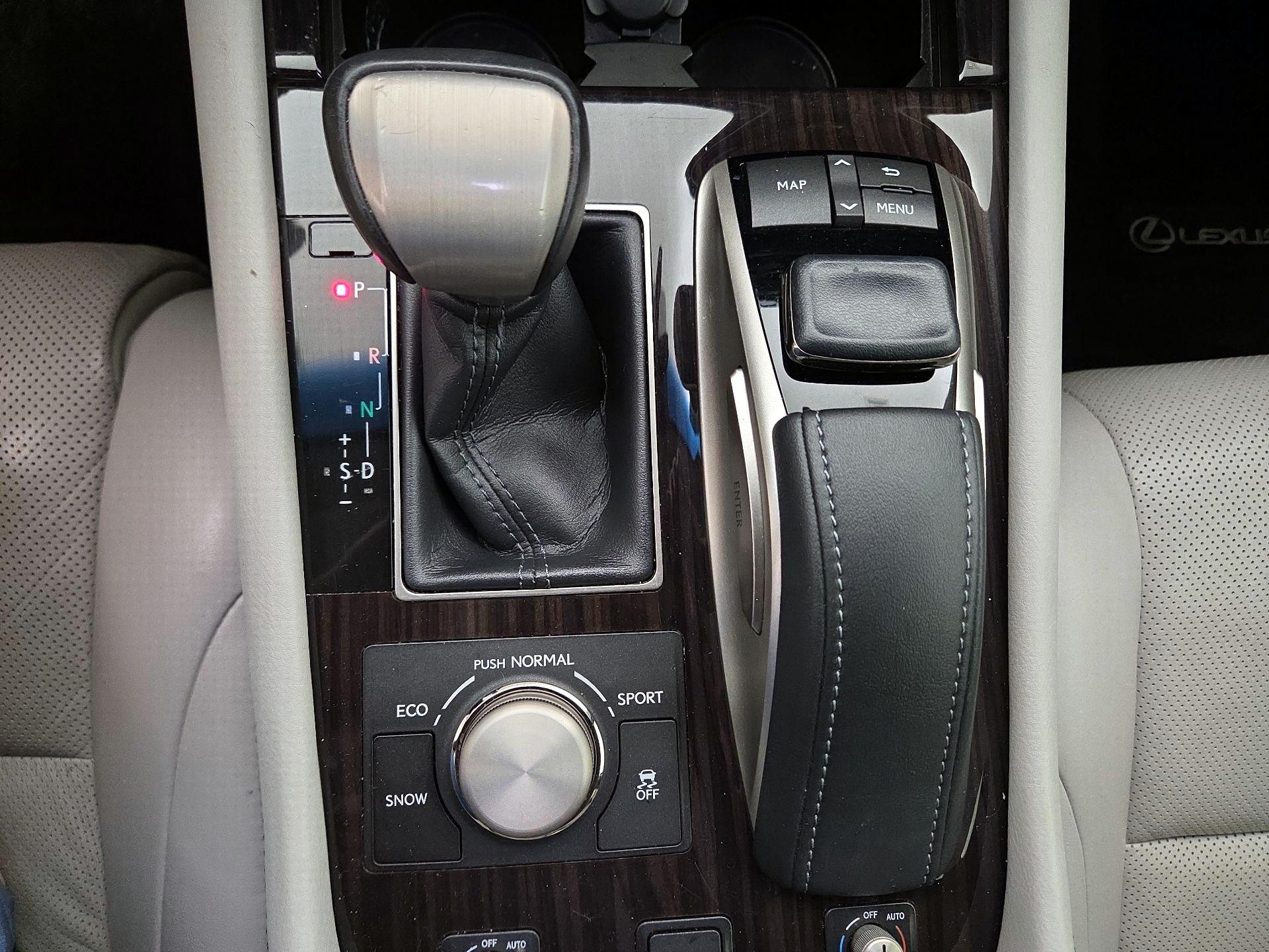 Thumbnail: 2017 Lexus LS - 18