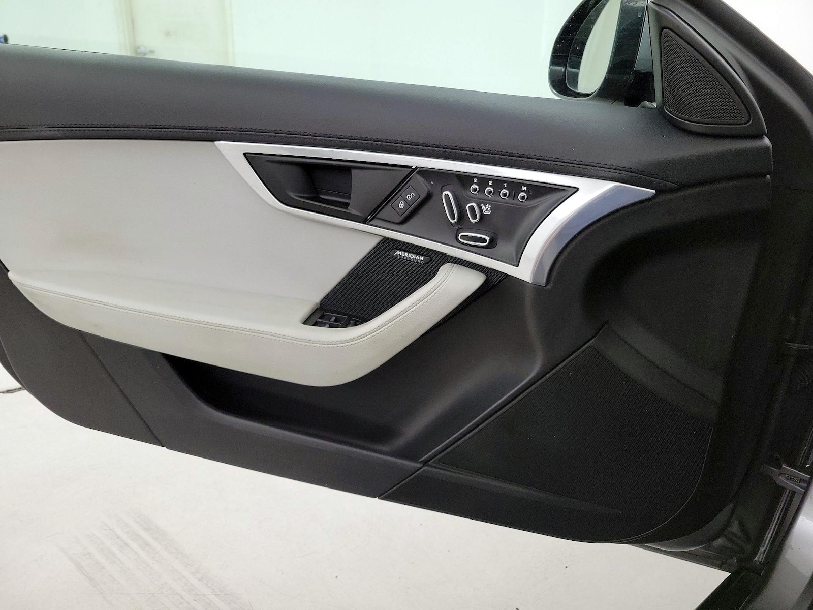 2020 Jaguar F-Type Base - Photo 13