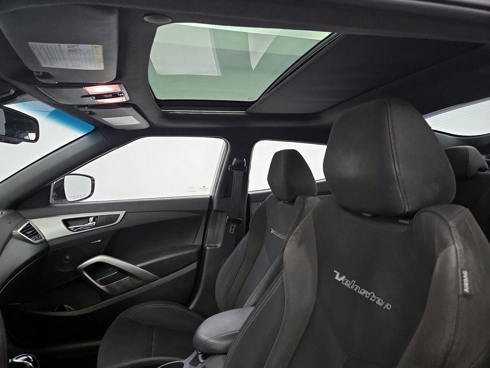 Thumbnail: 2017 Hyundai Veloster - 20