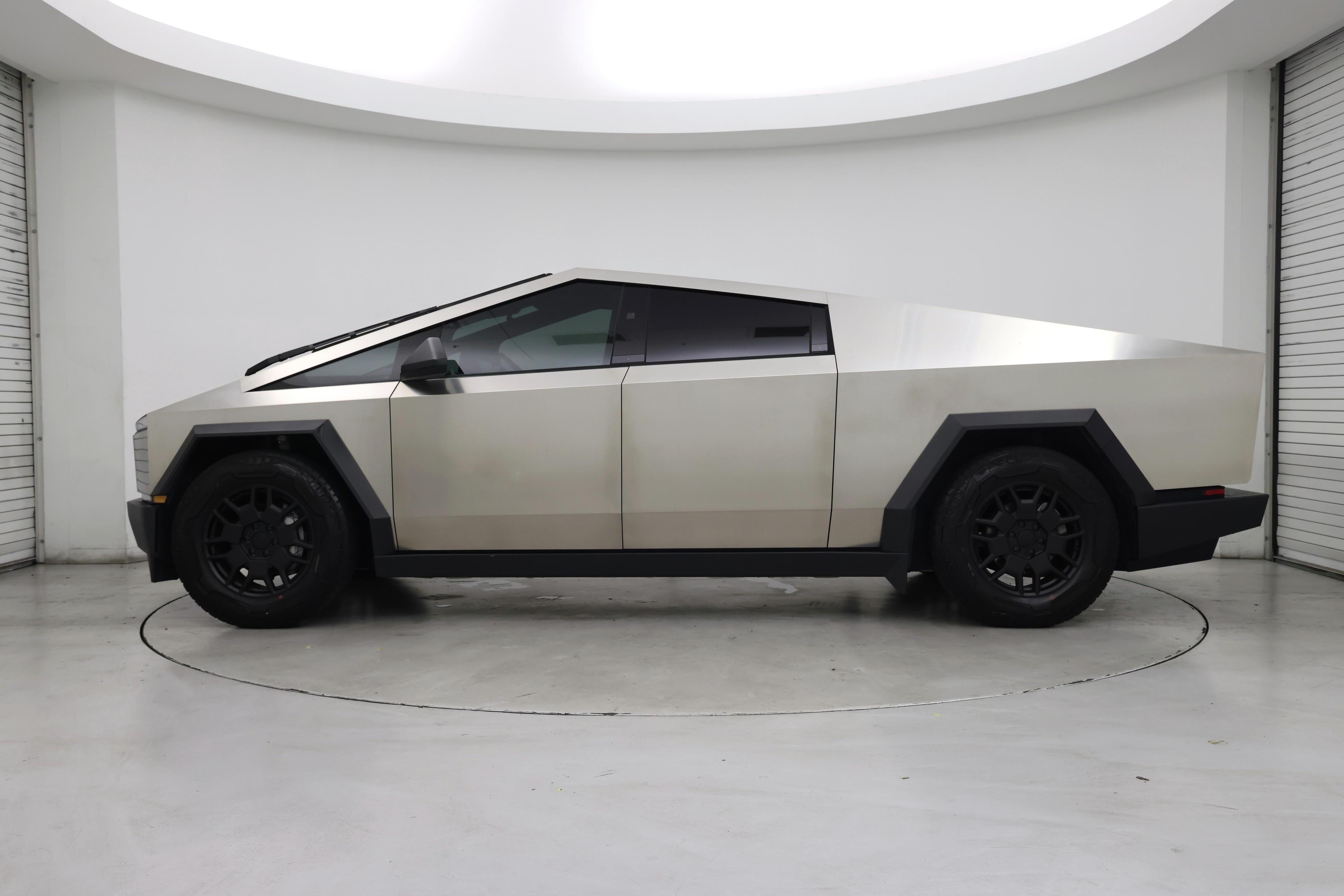 Thumbnail: 2024 Tesla Cybertruck - 3