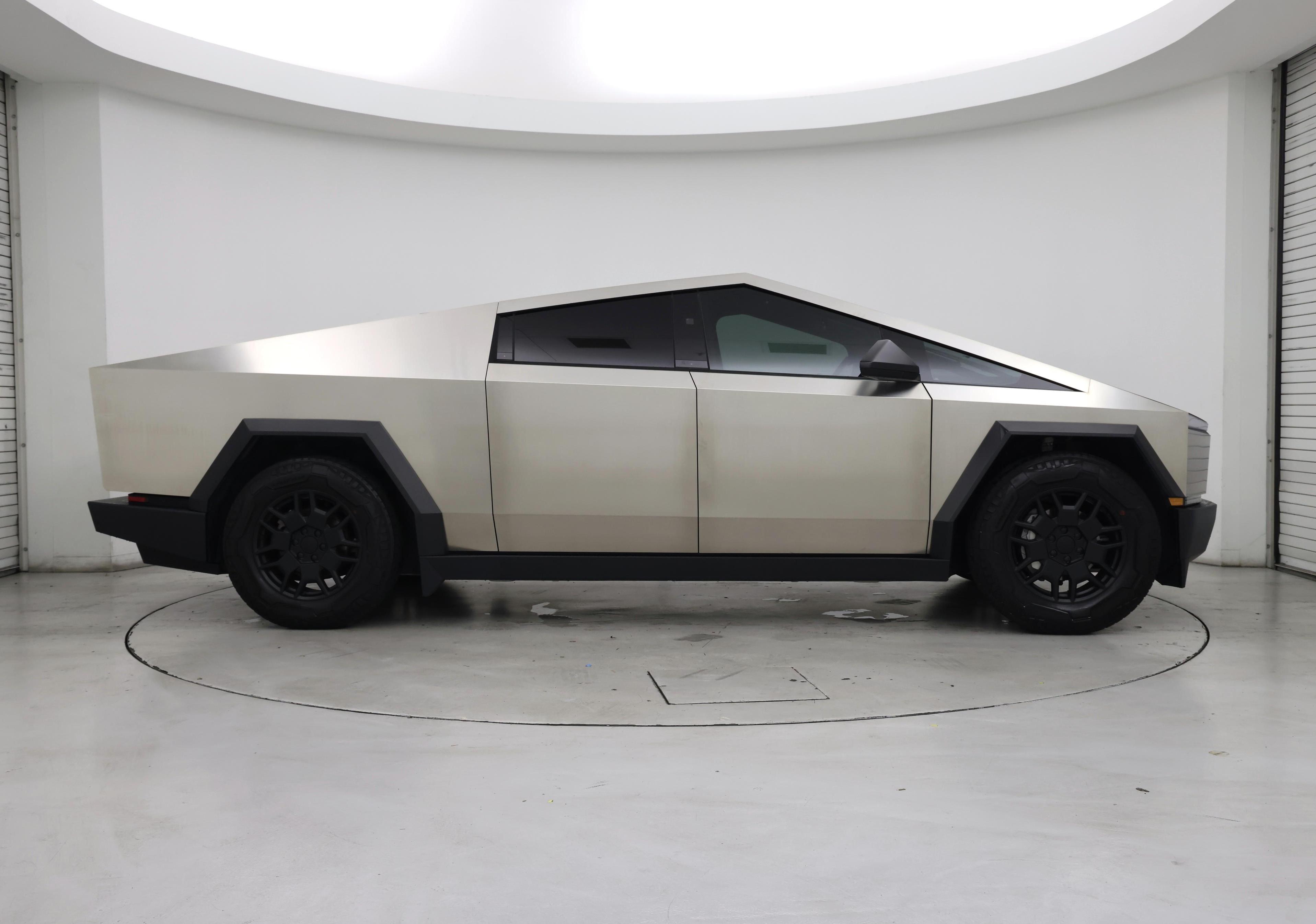 Thumbnail: 2024 Tesla Cybertruck - 7