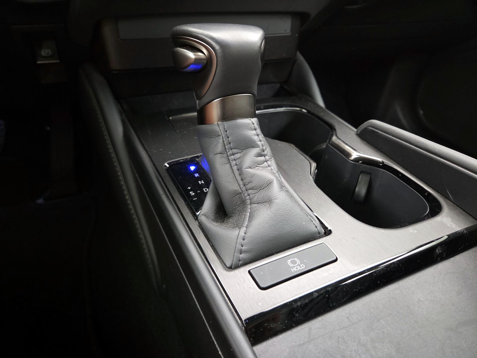 Thumbnail: 2025 Lexus ES - 17