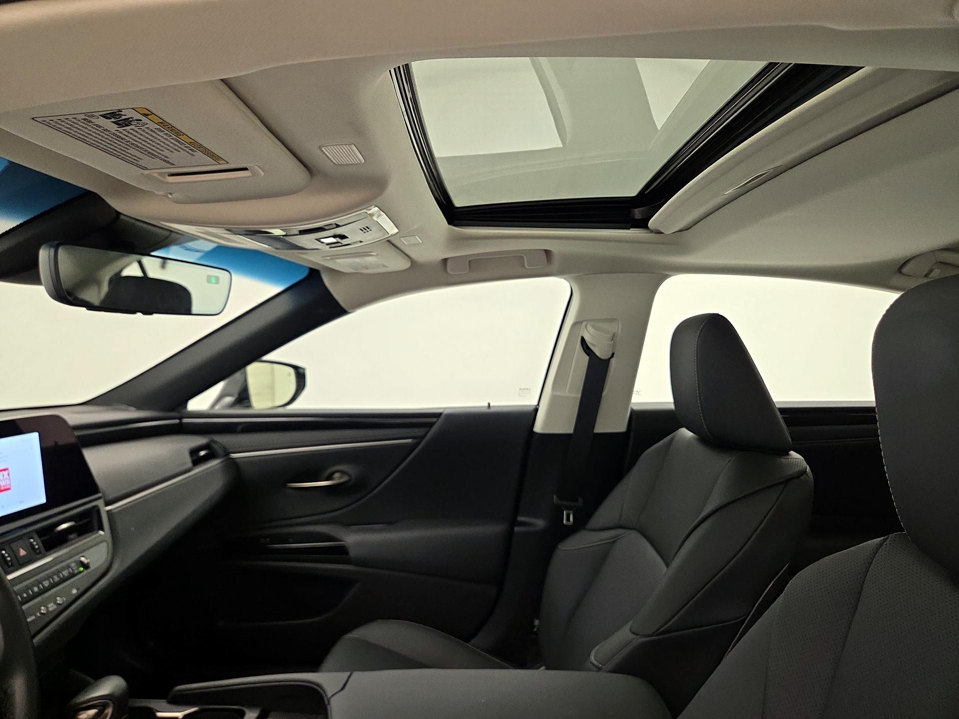 Thumbnail: 2025 Lexus ES - 19