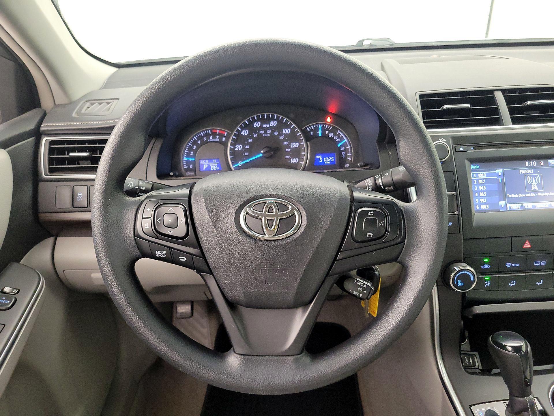 Thumbnail: 2015 Toyota Camry - 10