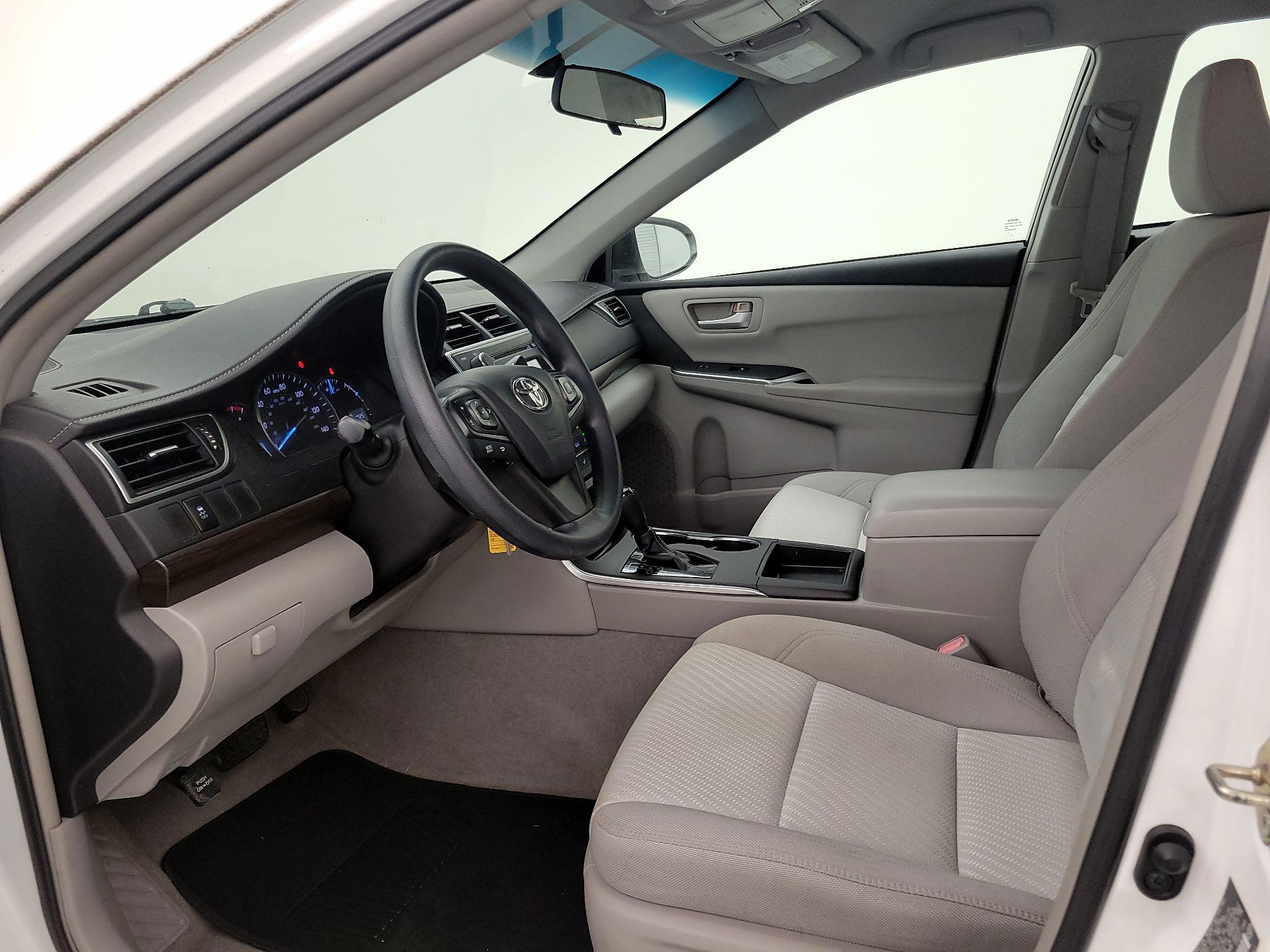 Thumbnail: 2015 Toyota Camry - 11