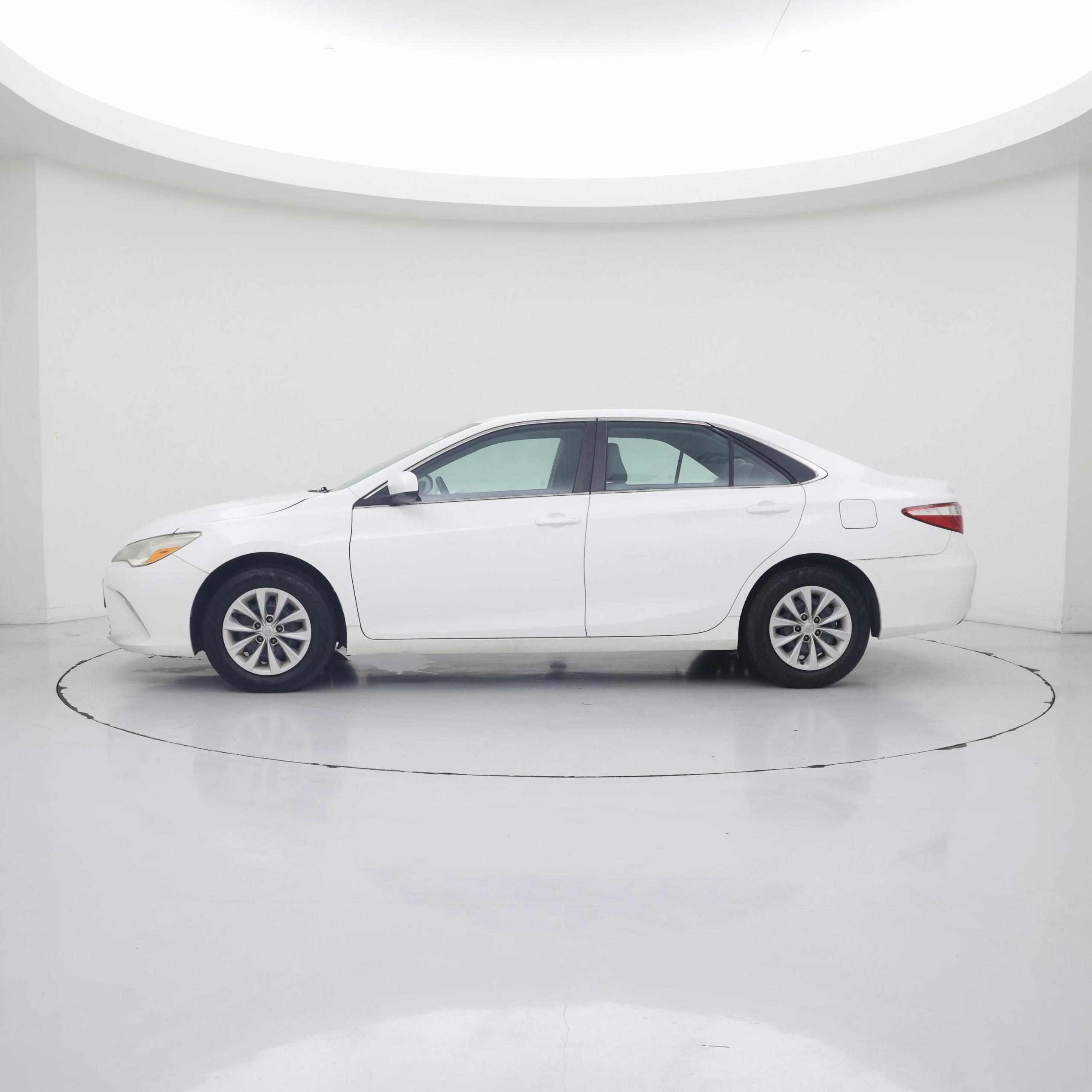Thumbnail: 2015 Toyota Camry - 3