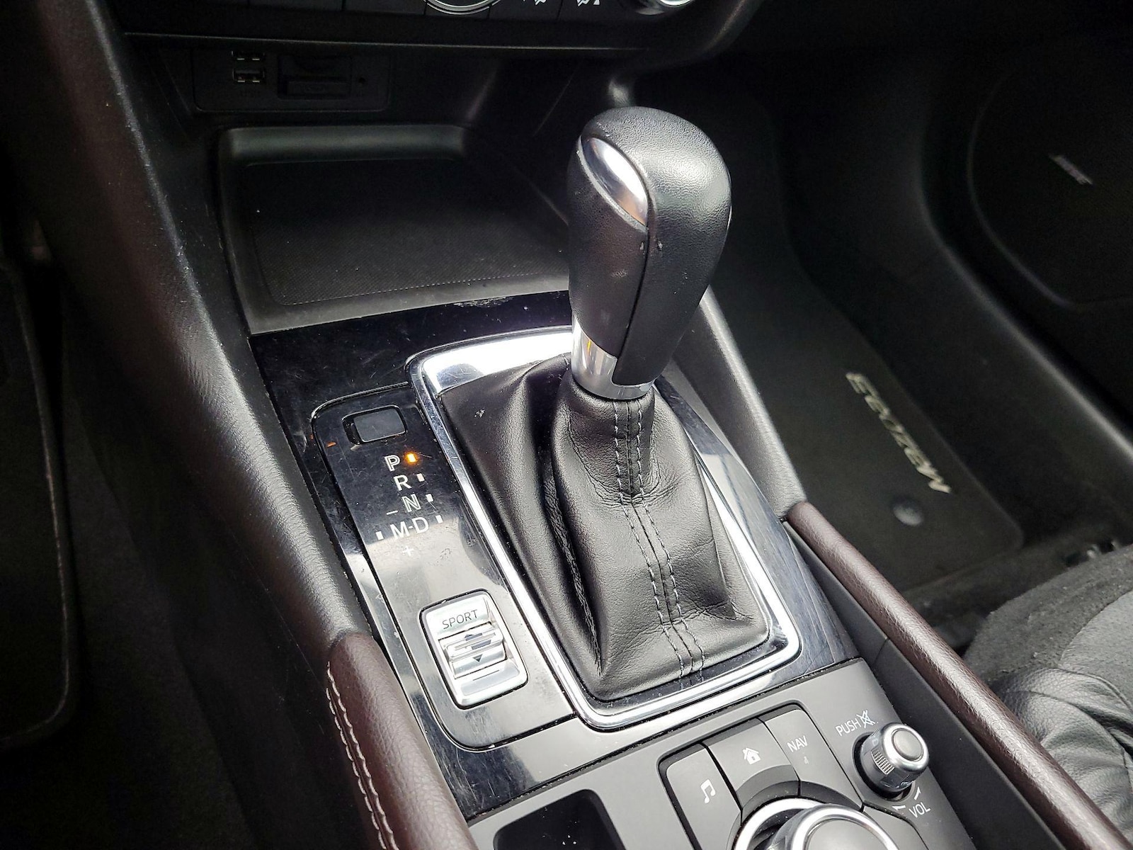 2017 Mazda Mazda3 Grand Touring - Photo 19