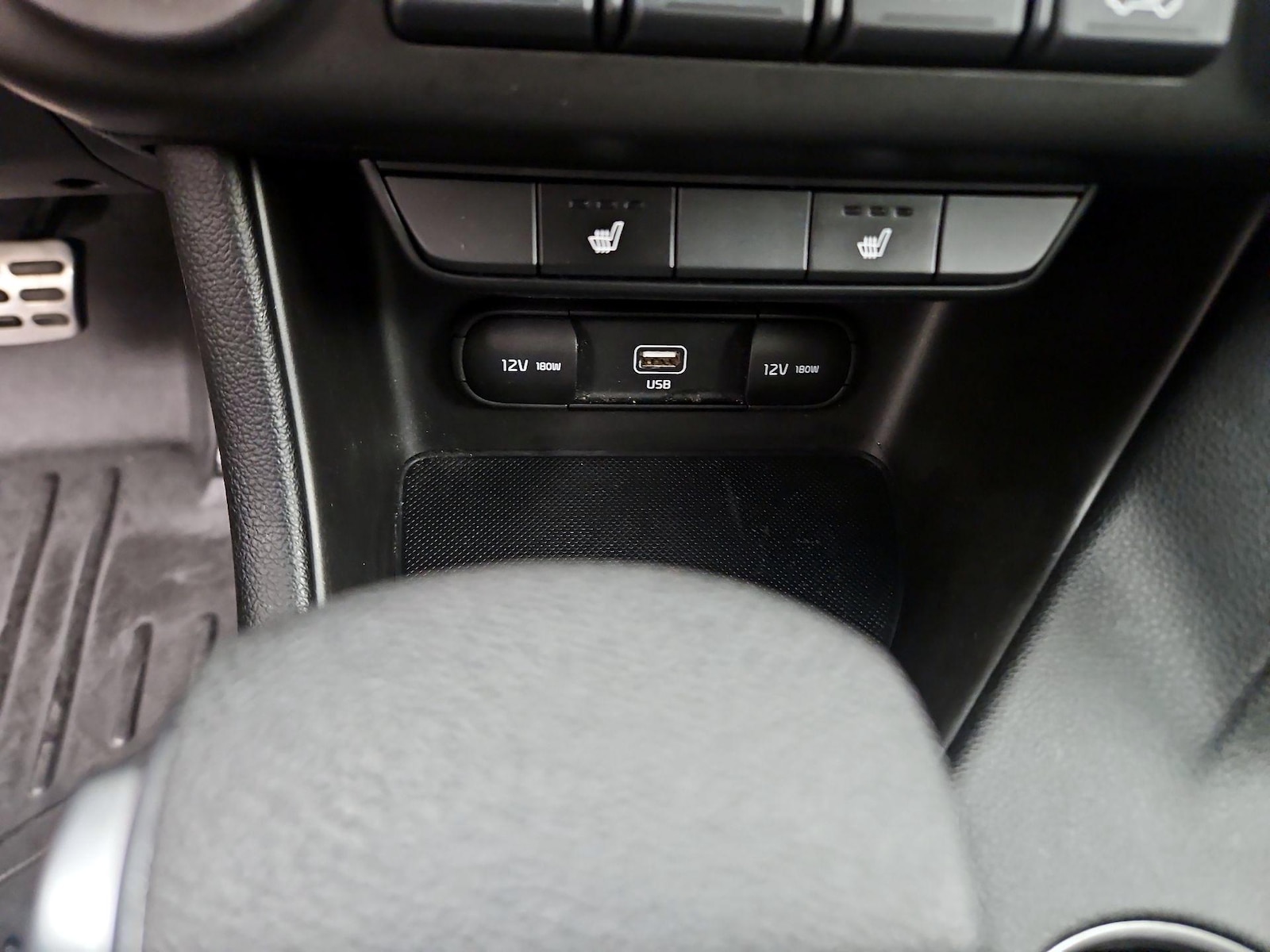 2020 Kia Sportage S - Photo 19
