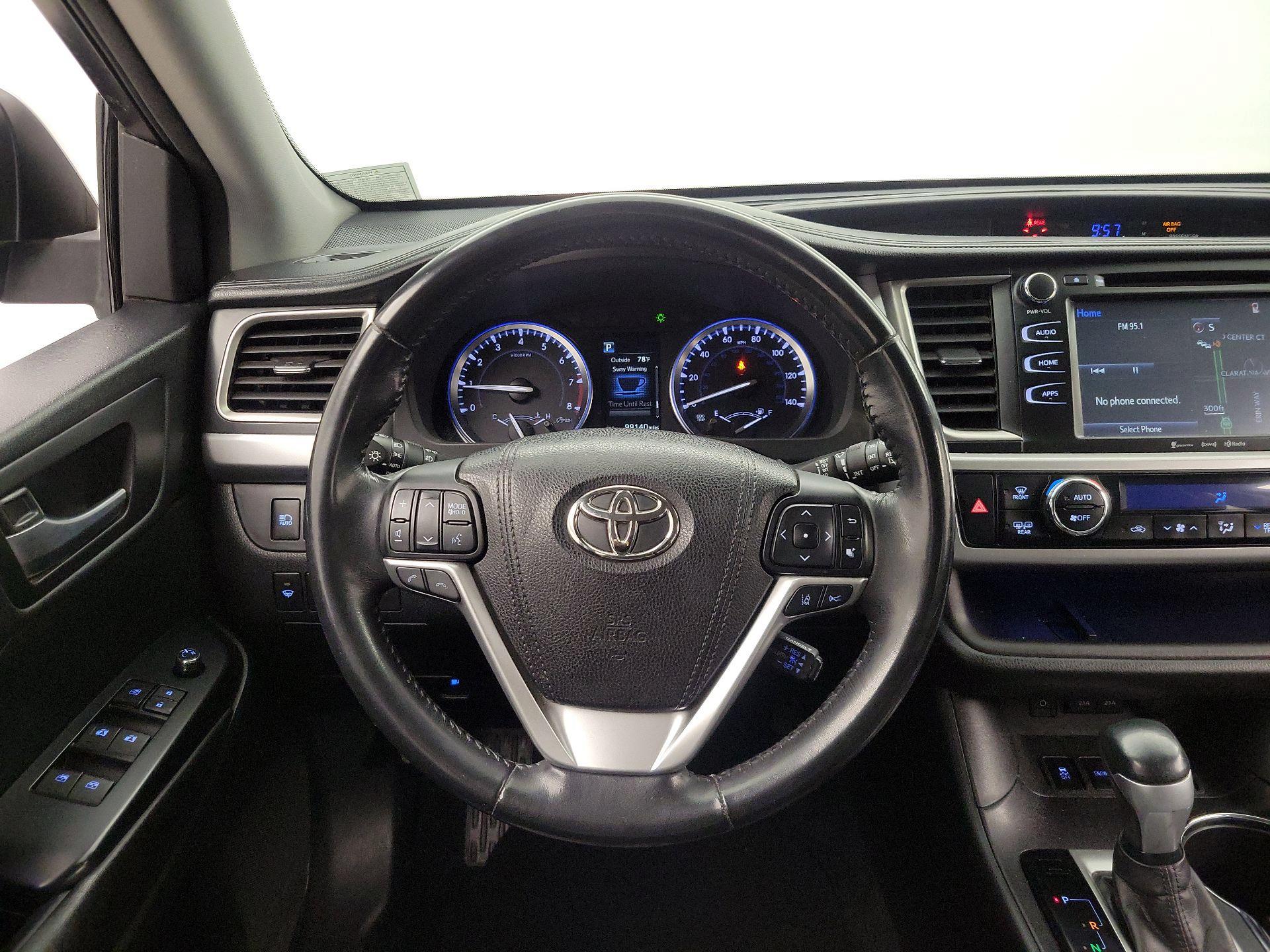 Thumbnail: 2017 Toyota Highlander - 10