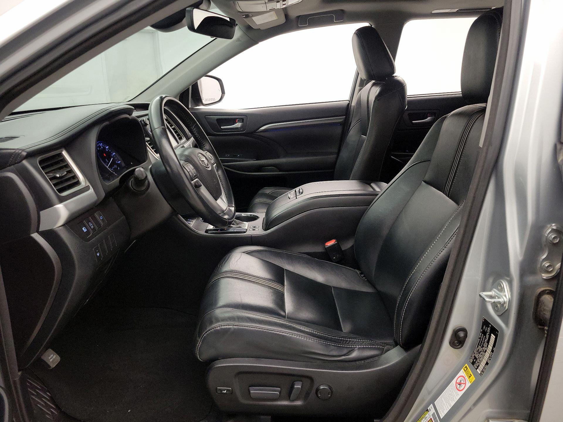Thumbnail: 2017 Toyota Highlander - 11