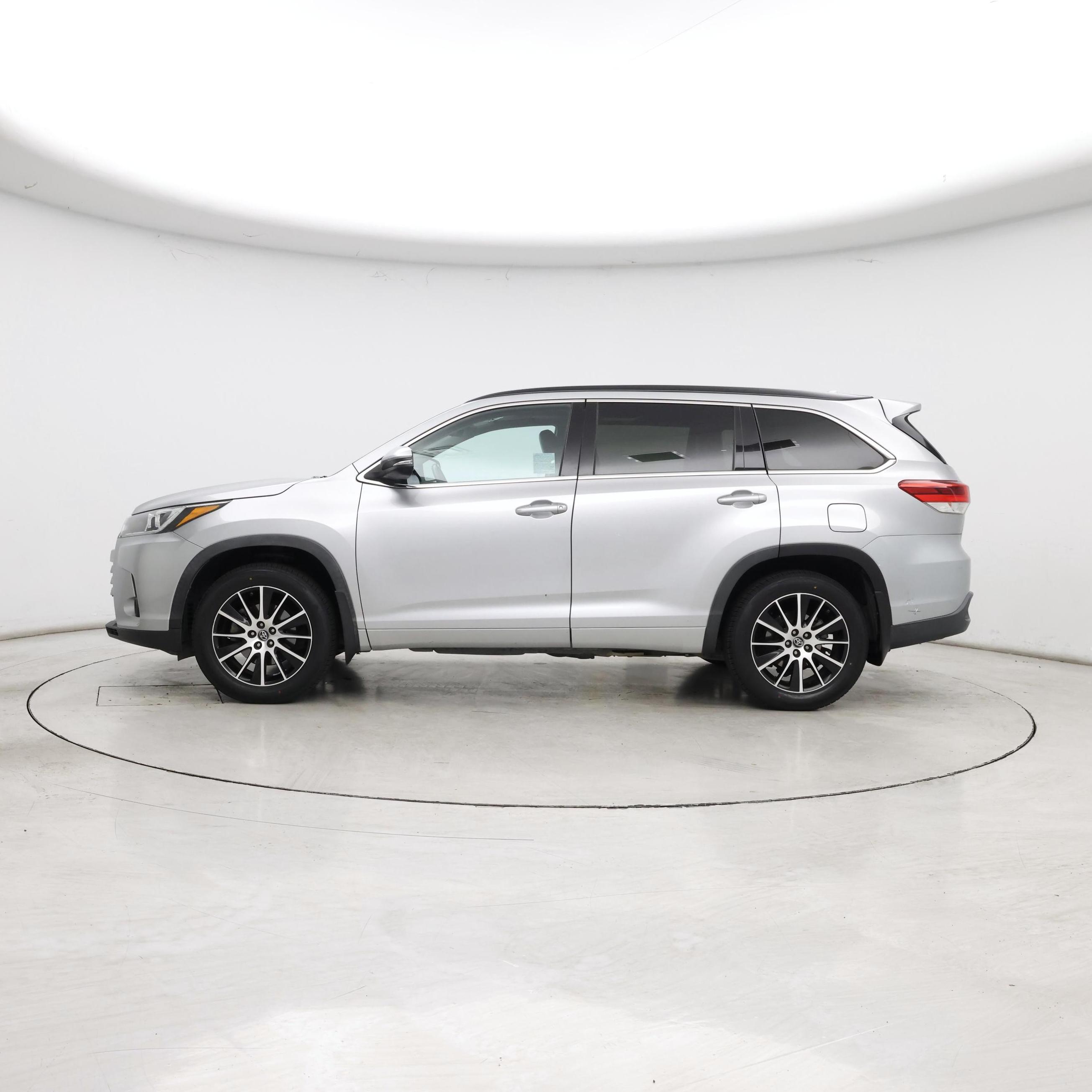 Thumbnail: 2017 Toyota Highlander - 3