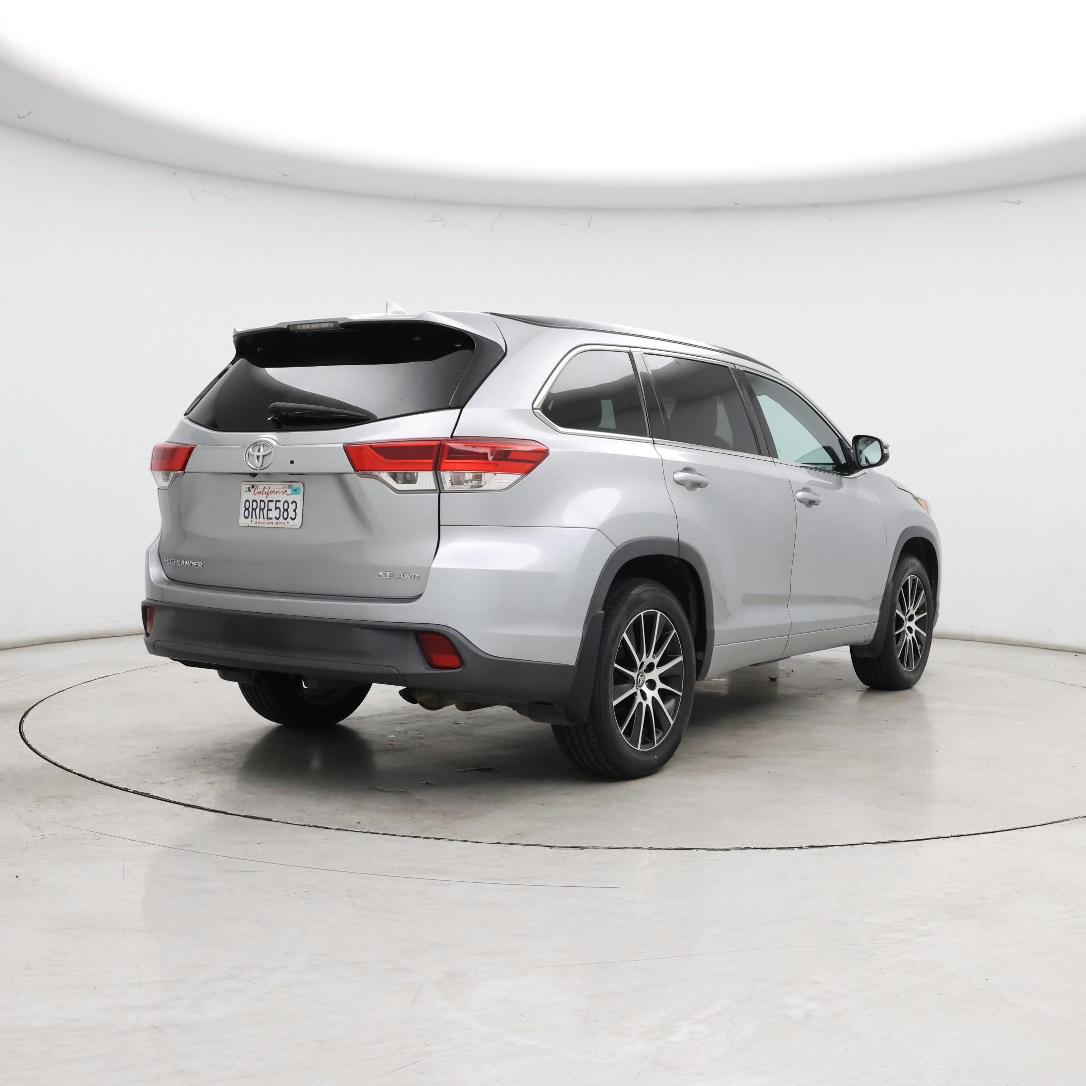 Thumbnail: 2017 Toyota Highlander - 8