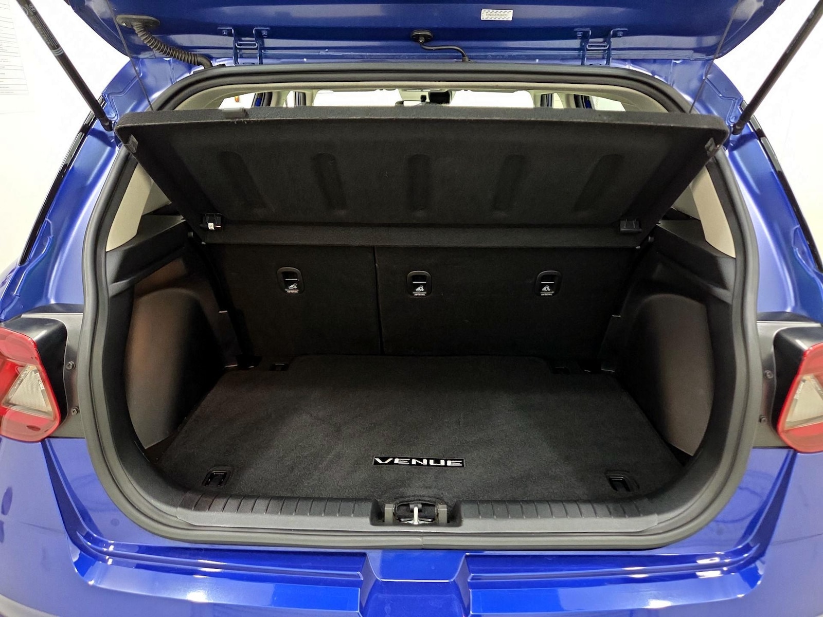 2022 Hyundai Venue Limited - Photo 22