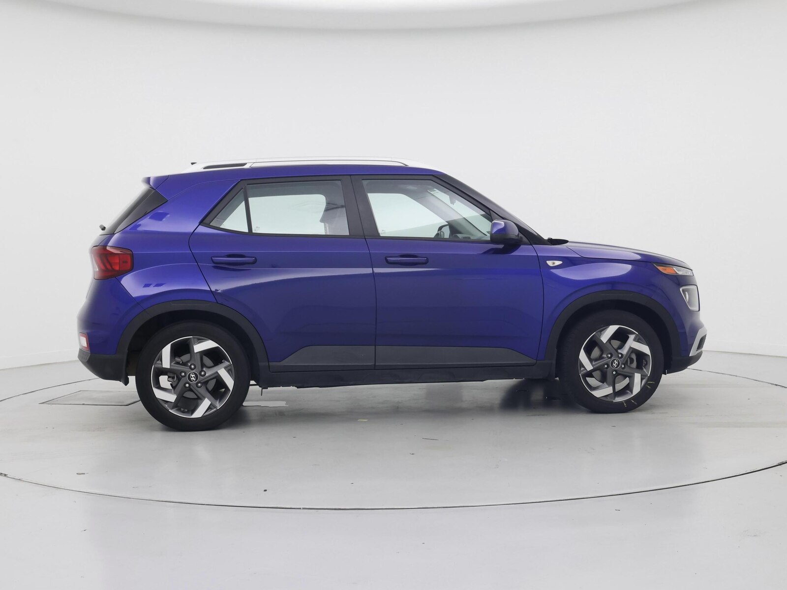 2022 Hyundai Venue Limited - Photo 8
