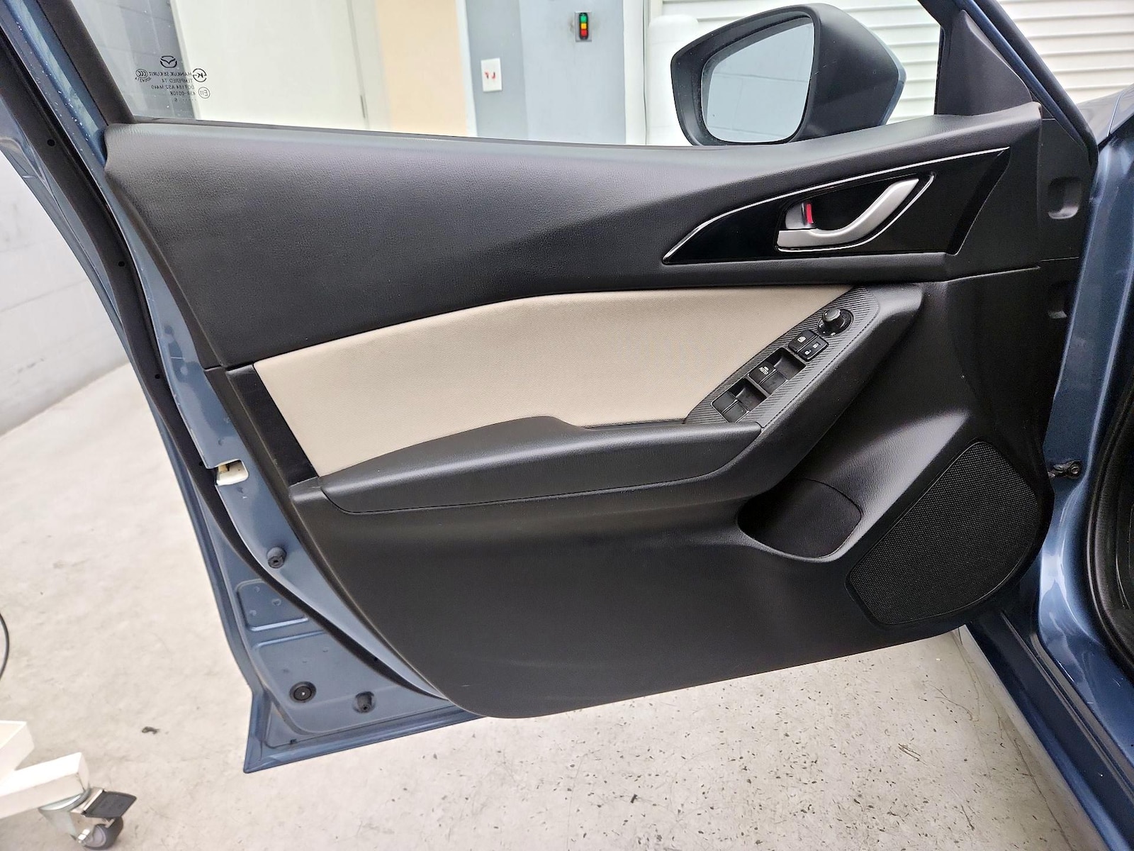 2016 Mazda MAZDA3 i Touring - Photo 13