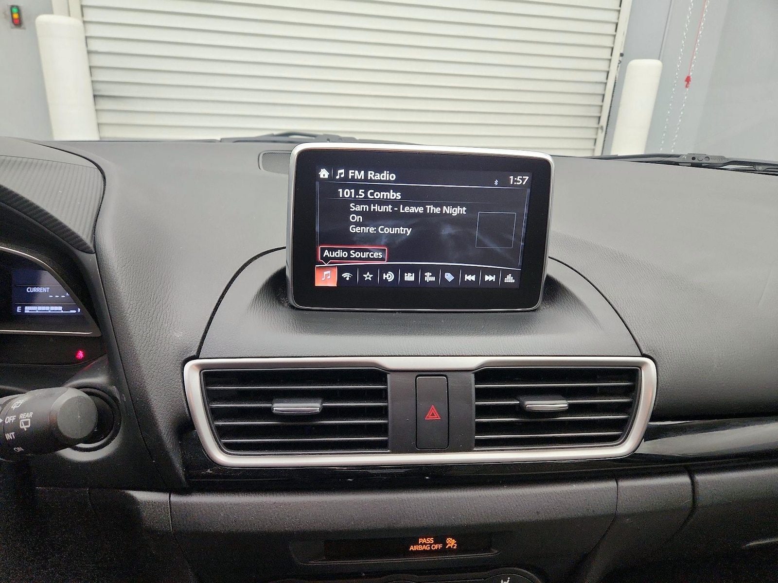 2016 Mazda MAZDA3 i Touring - Photo 17
