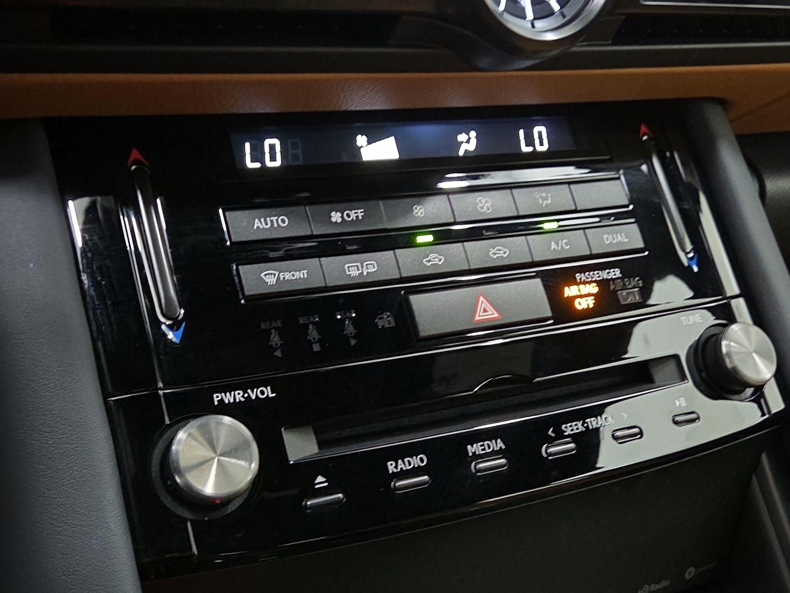 2023 Lexus IS 300 - Photo 17