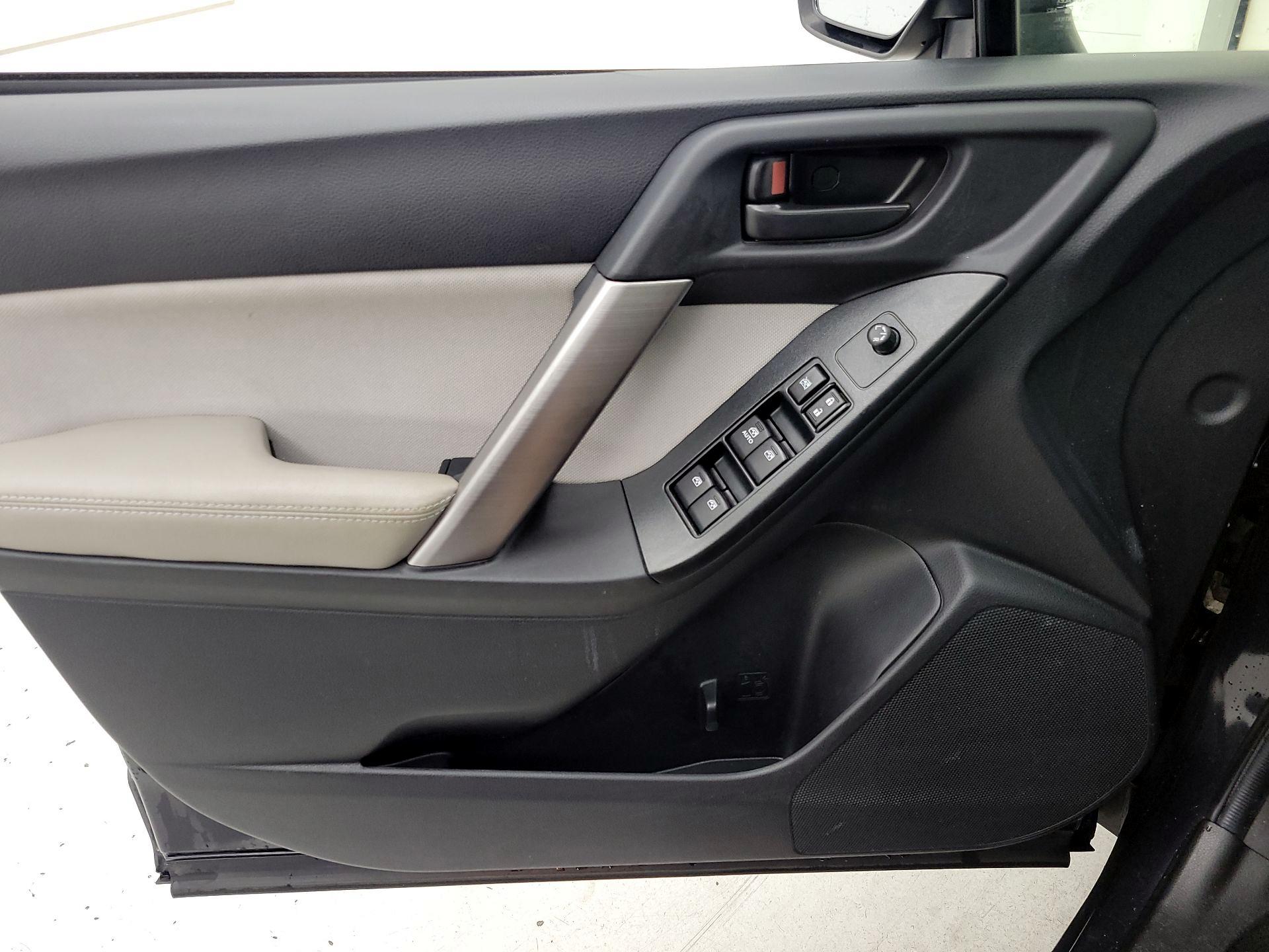 Thumbnail: 2016 Subaru Forester - 12