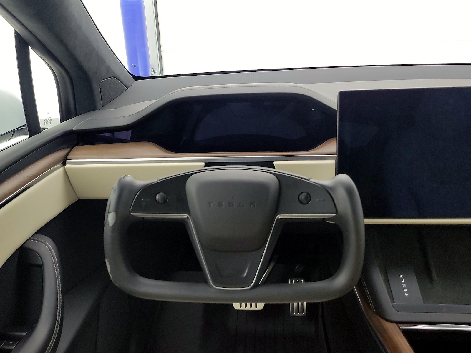 2022 Tesla Model X Long Range - Photo 11