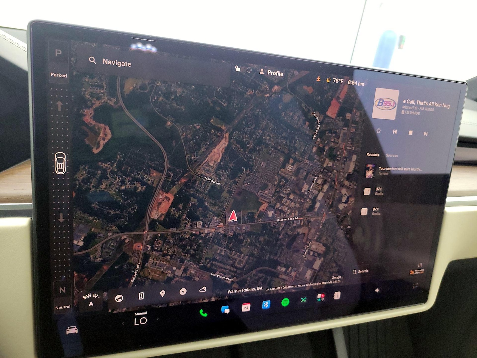 2022 Tesla Model X Long Range - Photo 14