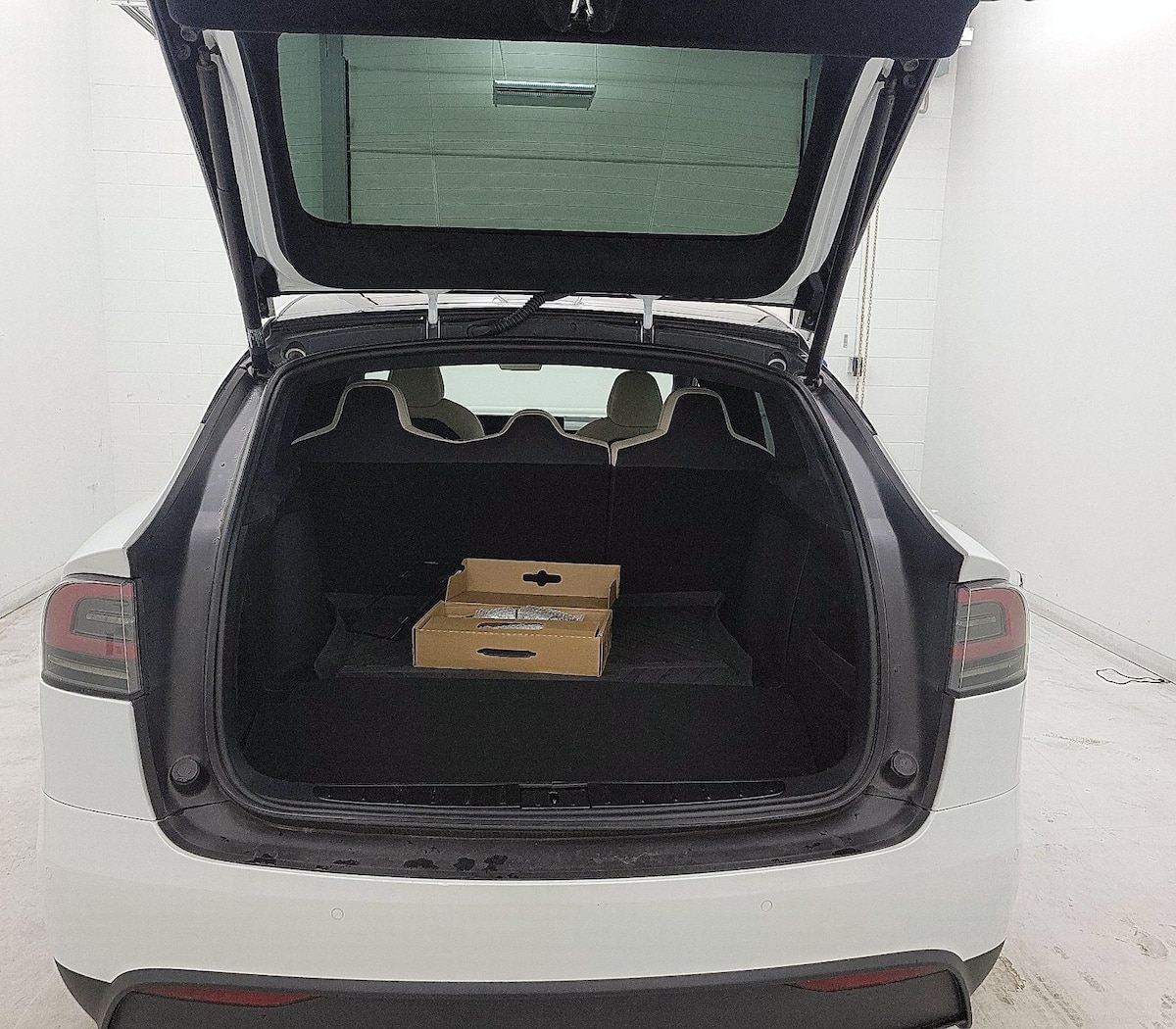 Trunk/Cargo (Seats Up)