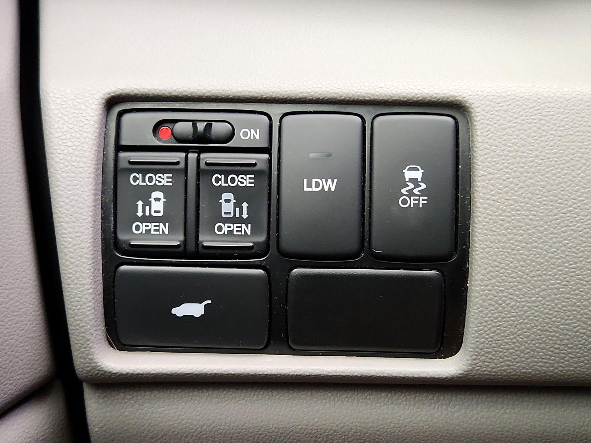 Thumbnail: 2014 Honda Odyssey - 11