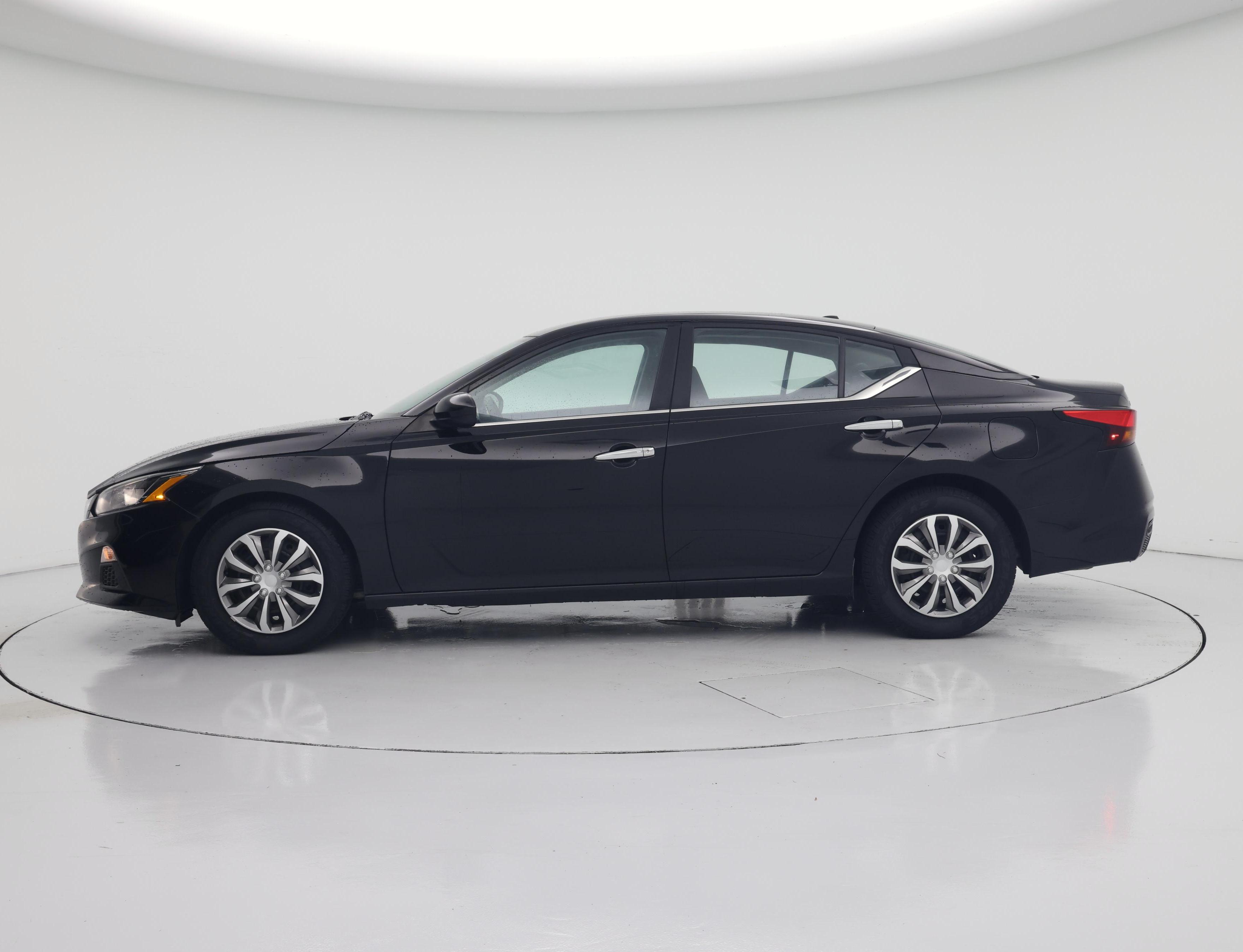 Thumbnail: 2020 Nissan Altima - 3