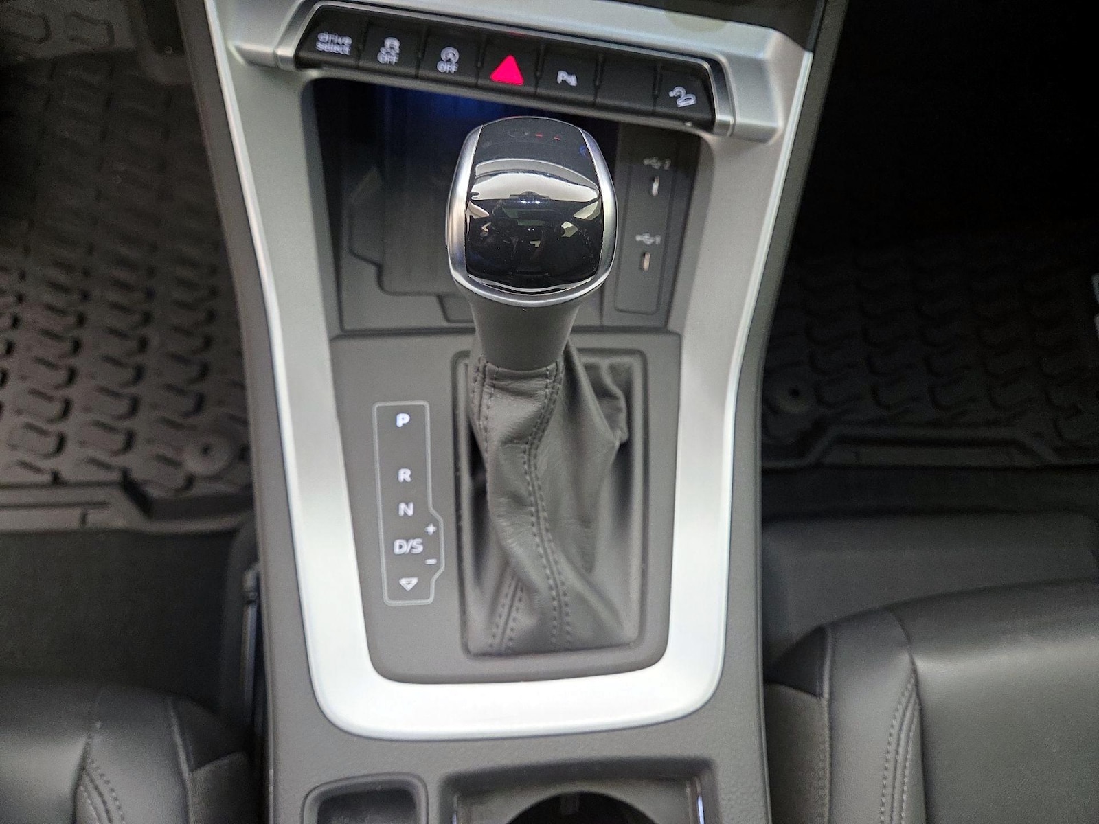 2024 Audi Q3 S Line Premium Plus - Photo 18