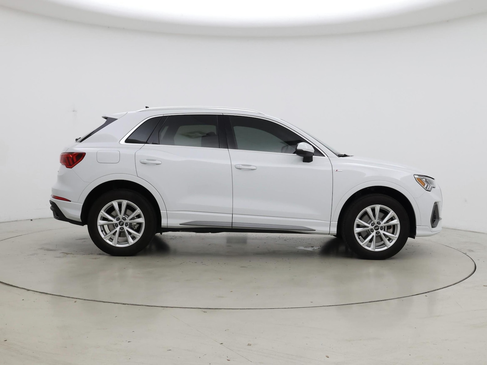 2024 Audi Q3 S Line Premium Plus - Photo 8