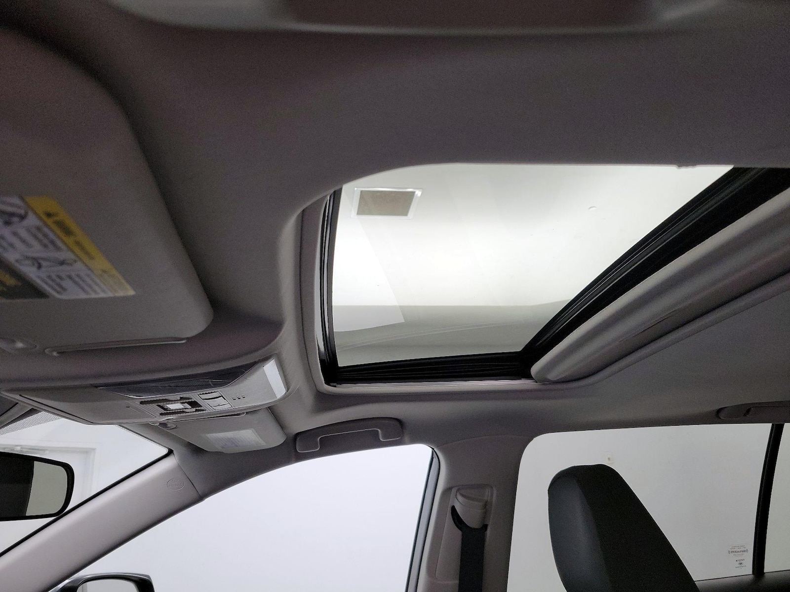 Sunroof(s) & Overhead Airbags