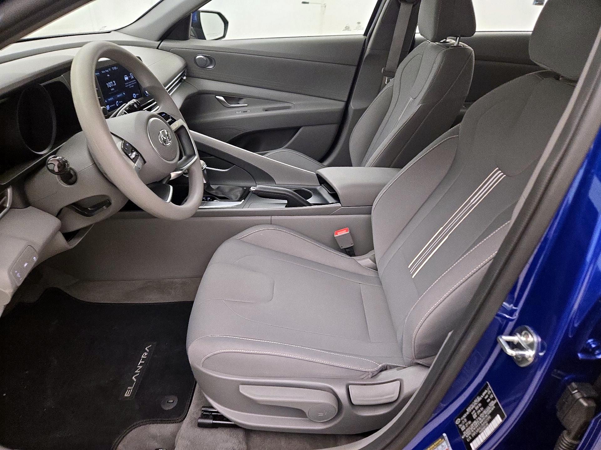 Thumbnail: 2021 Hyundai Elantra - 11