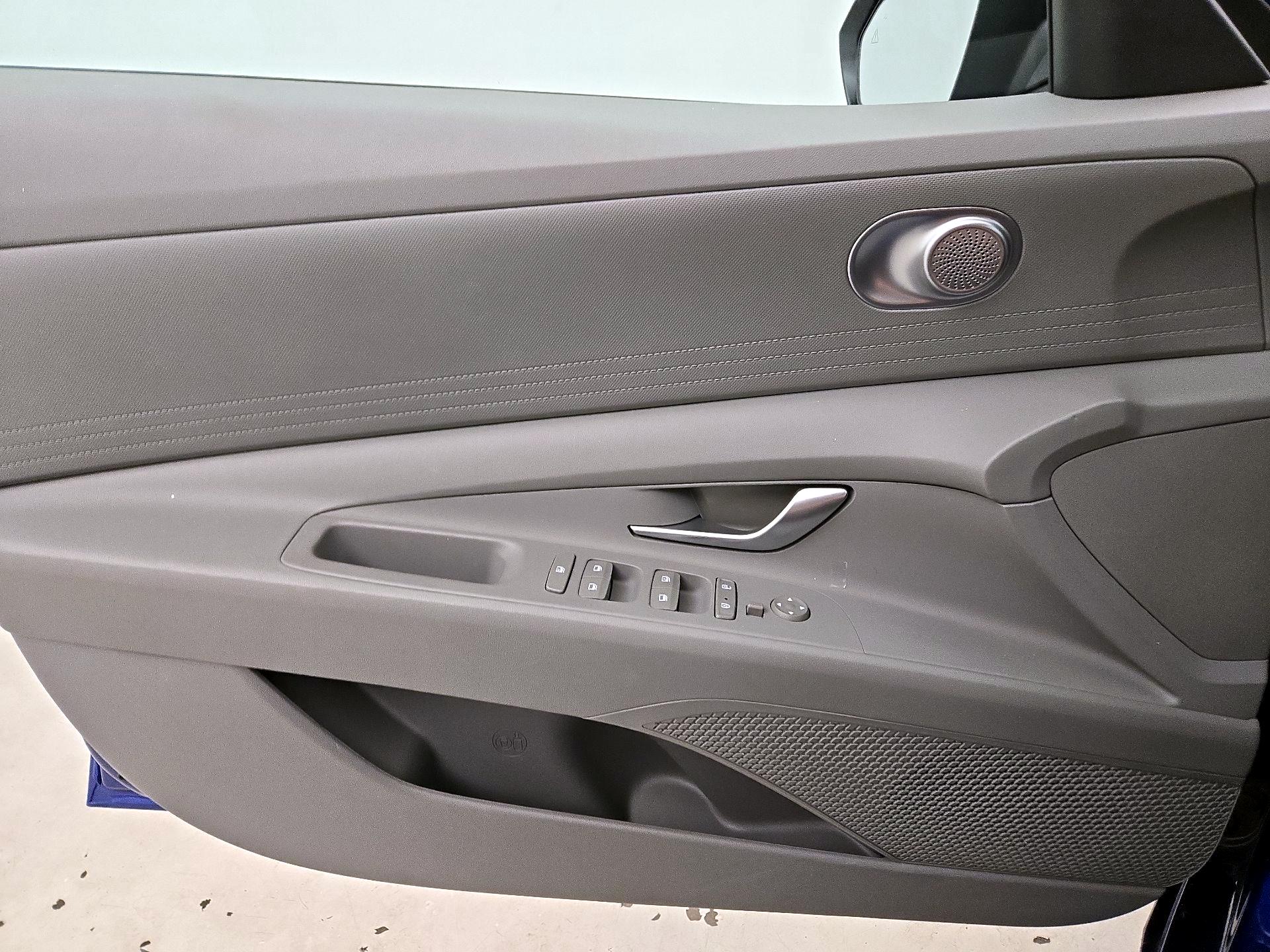 Thumbnail: 2021 Hyundai Elantra - 12