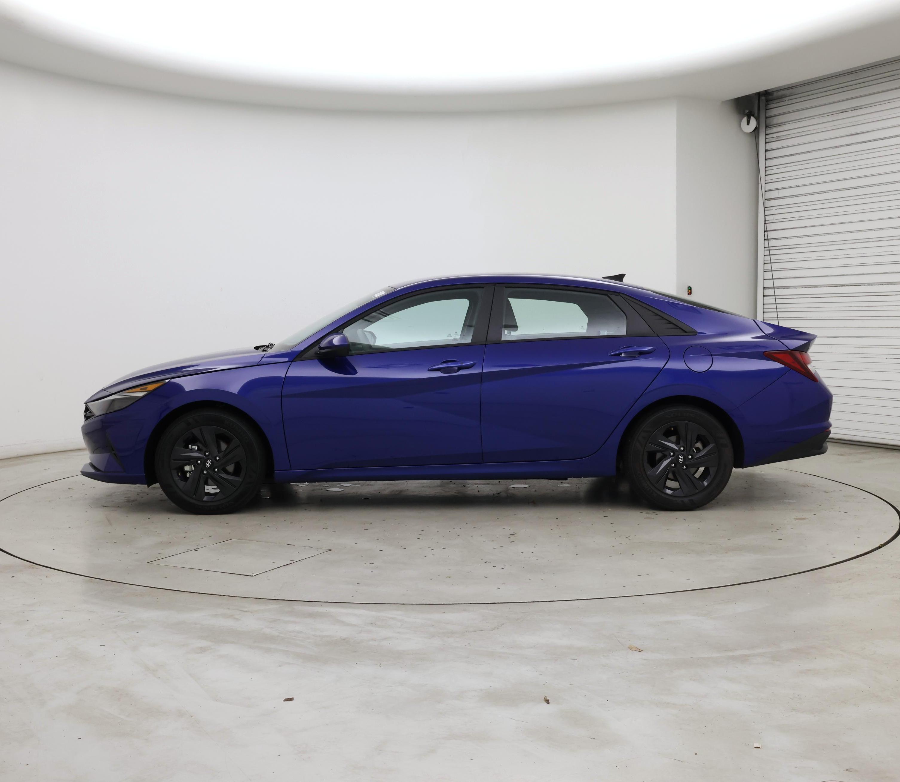 Thumbnail: 2021 Hyundai Elantra - 3