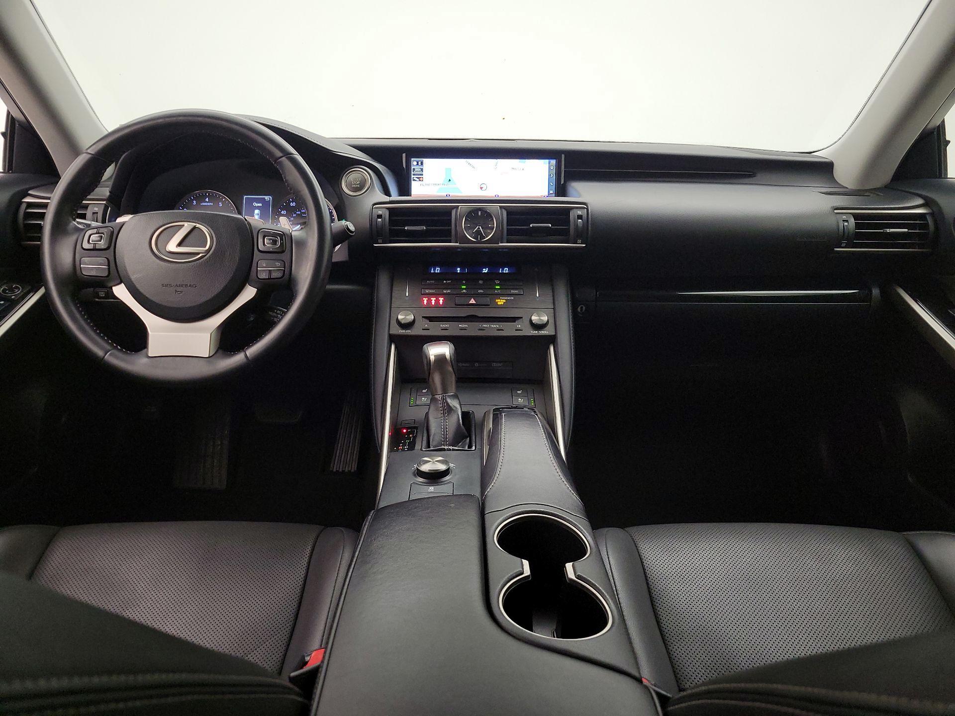 Thumbnail: 2019 Lexus IS - 9