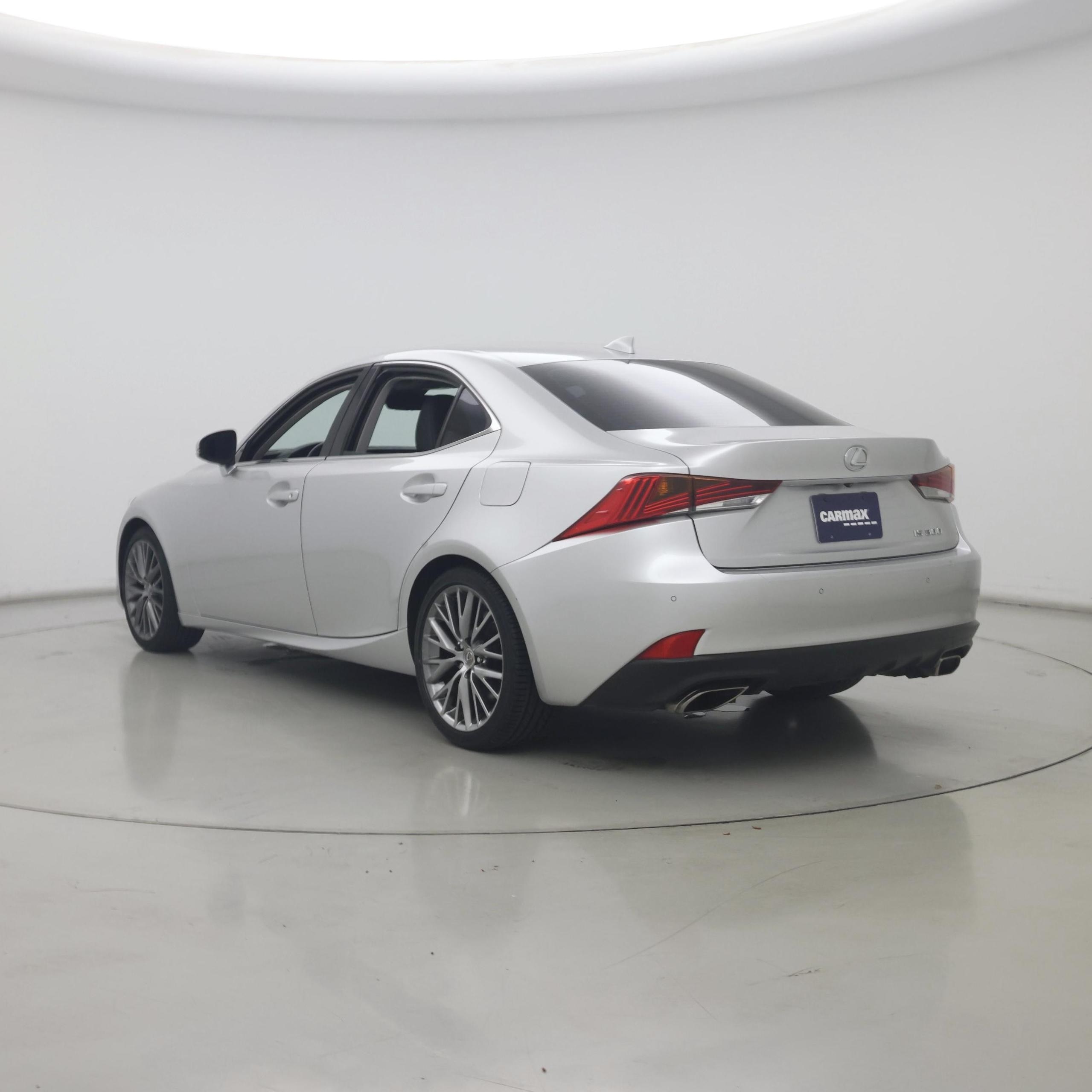 Thumbnail: 2019 Lexus IS - 2