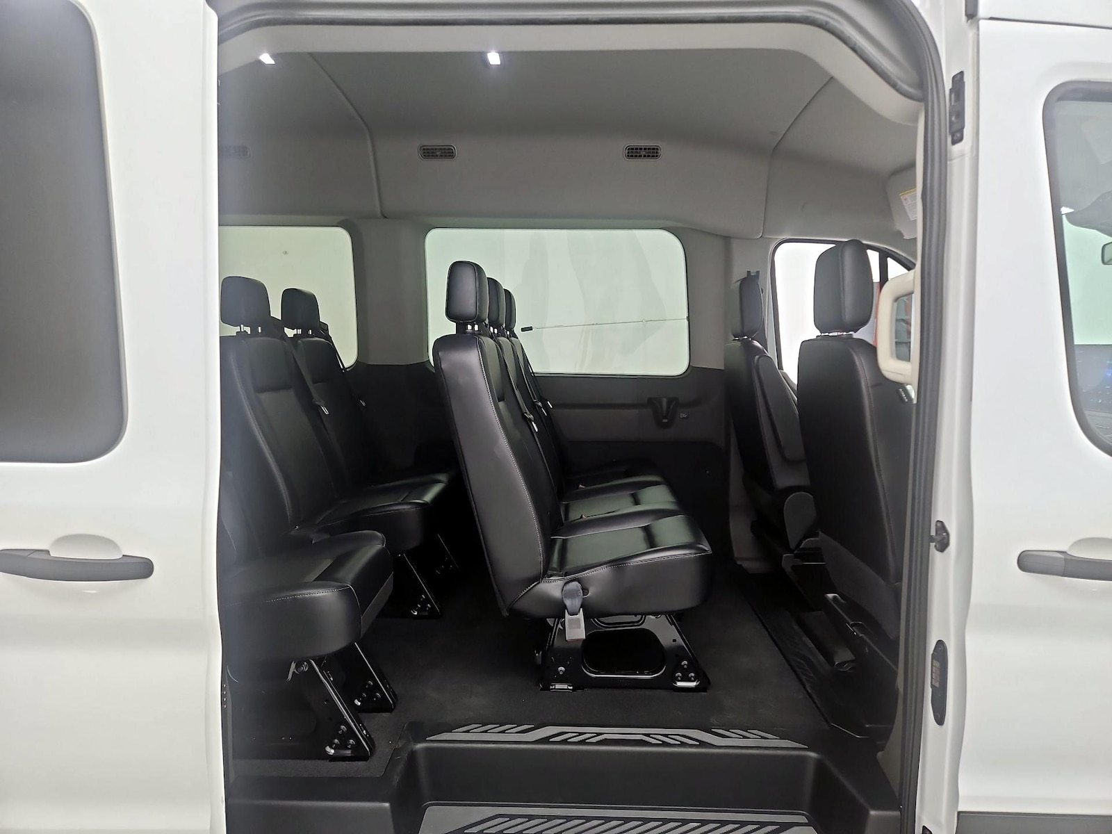 2025 Ford Transit Passenger Van XL - Photo 20