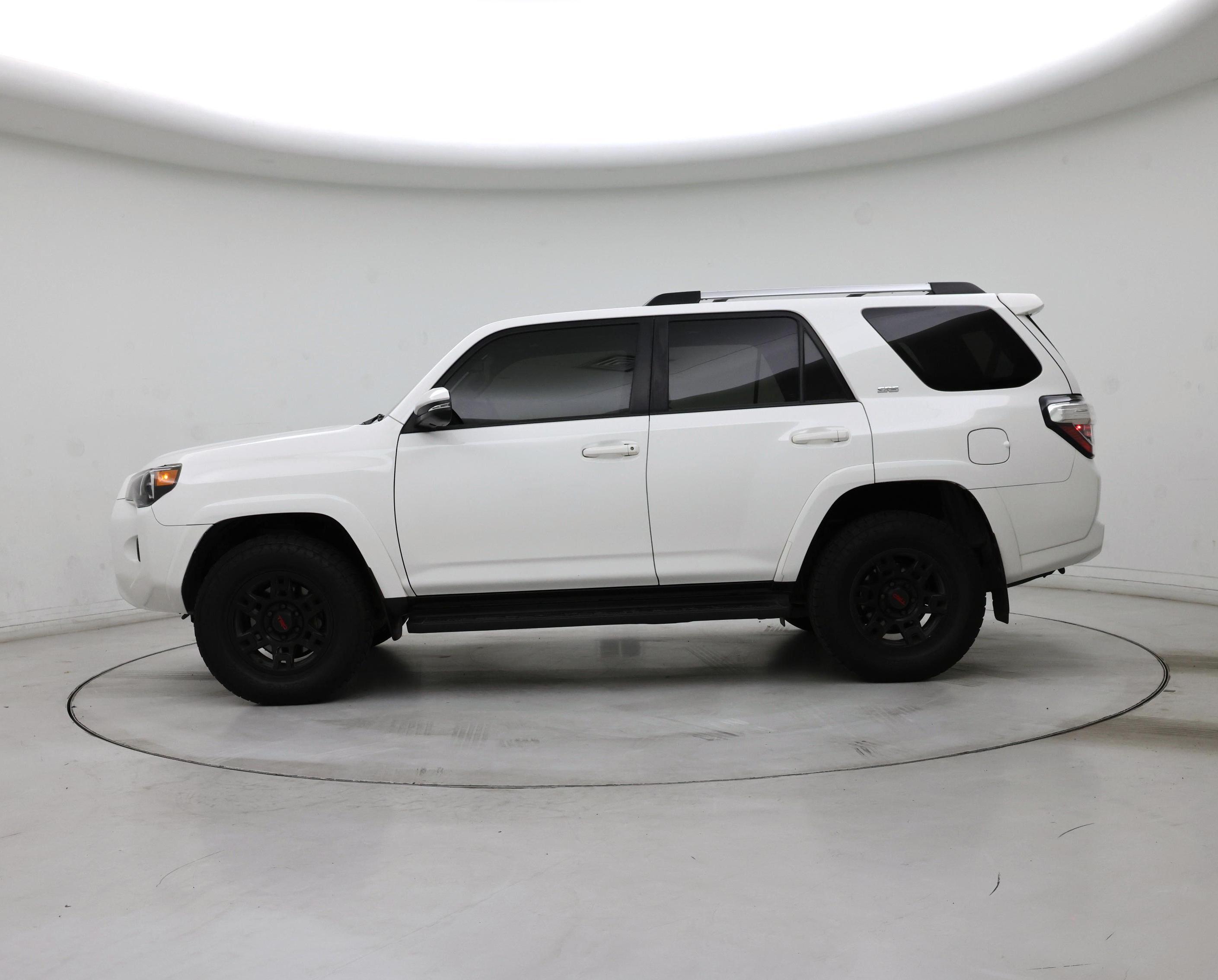 Thumbnail: 2019 Toyota 4Runner - 3
