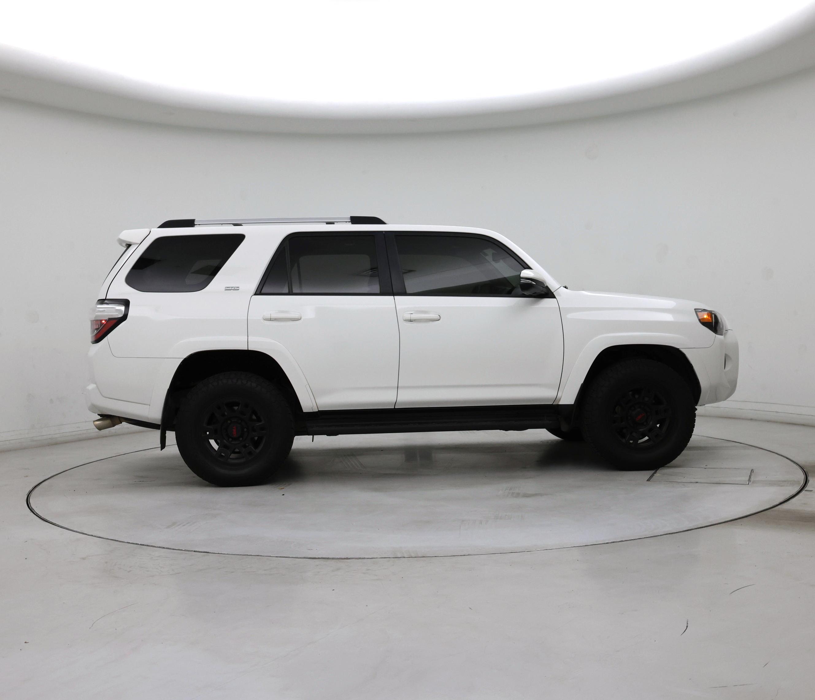 Thumbnail: 2019 Toyota 4Runner - 7