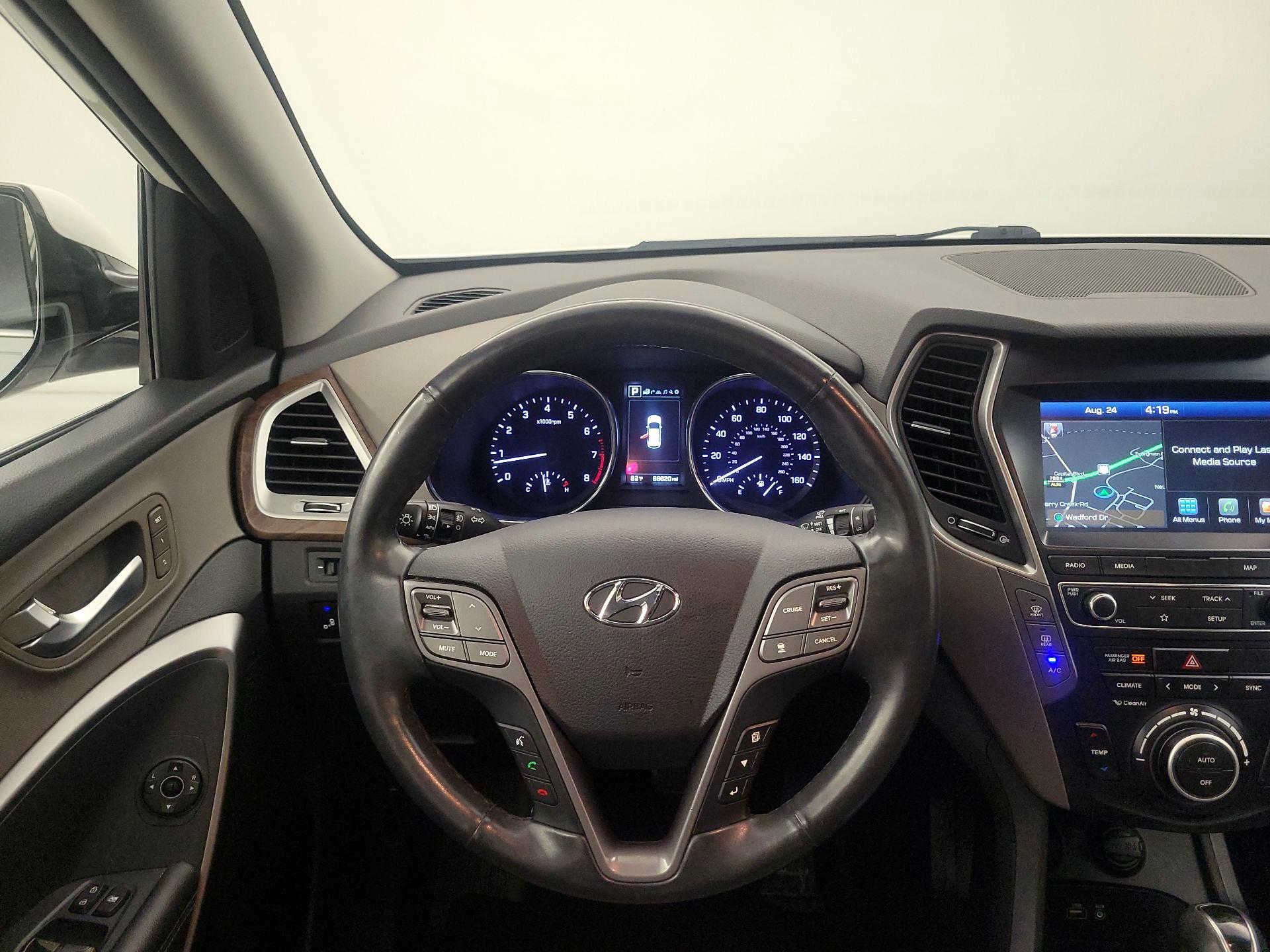 Thumbnail: 2019 Hyundai Santa Fe - 10