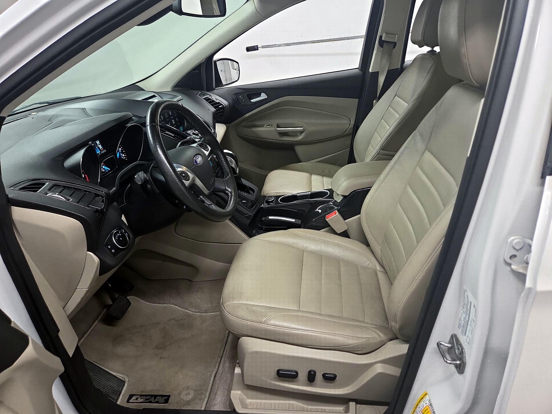 Thumbnail: 2016 Ford Escape - 9