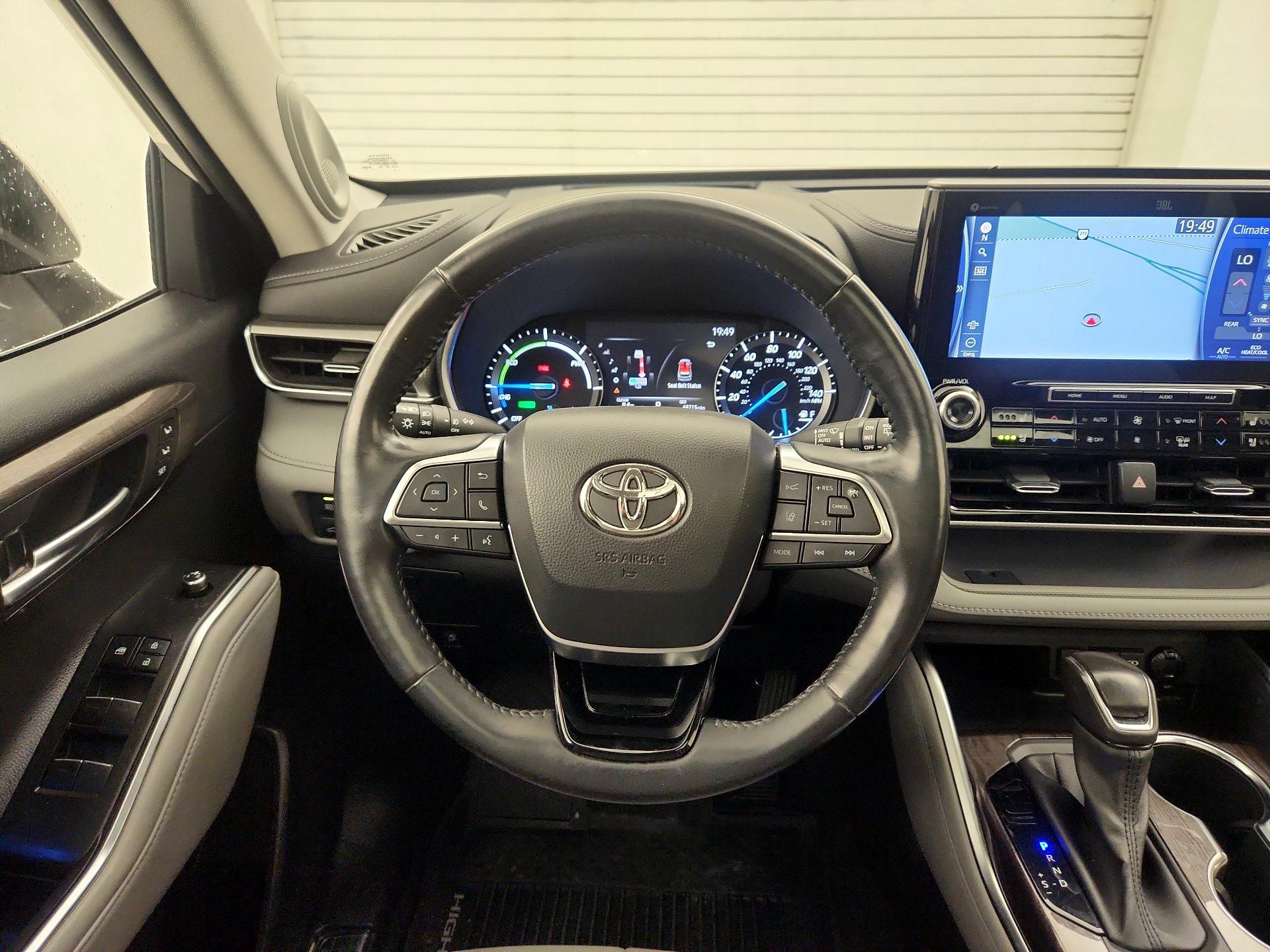 Thumbnail: 2021 Toyota Highlander - 10