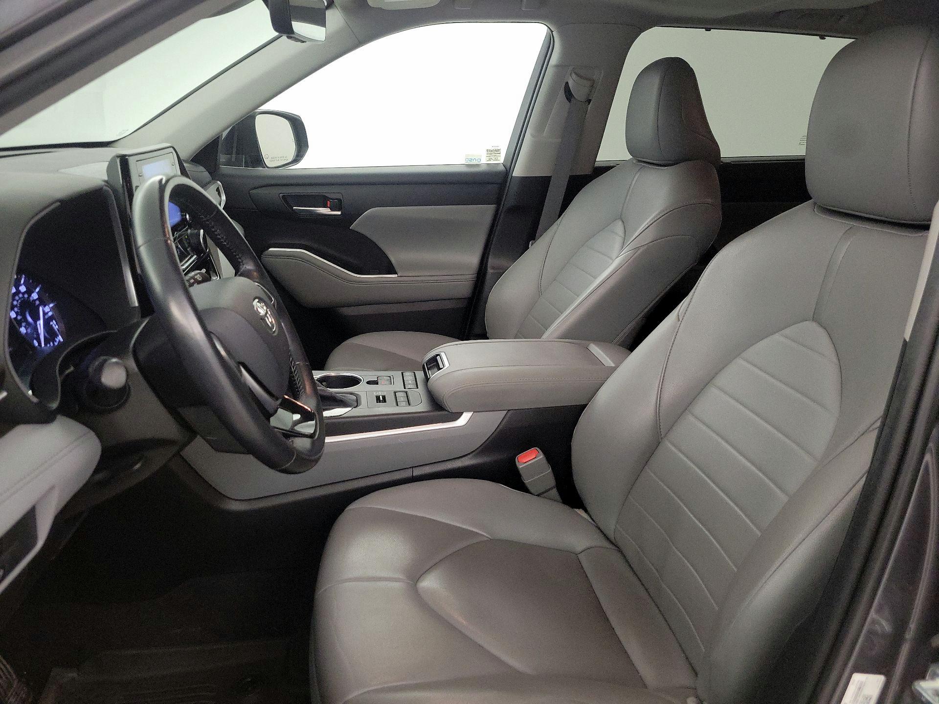 Thumbnail: 2021 Toyota Highlander - 11