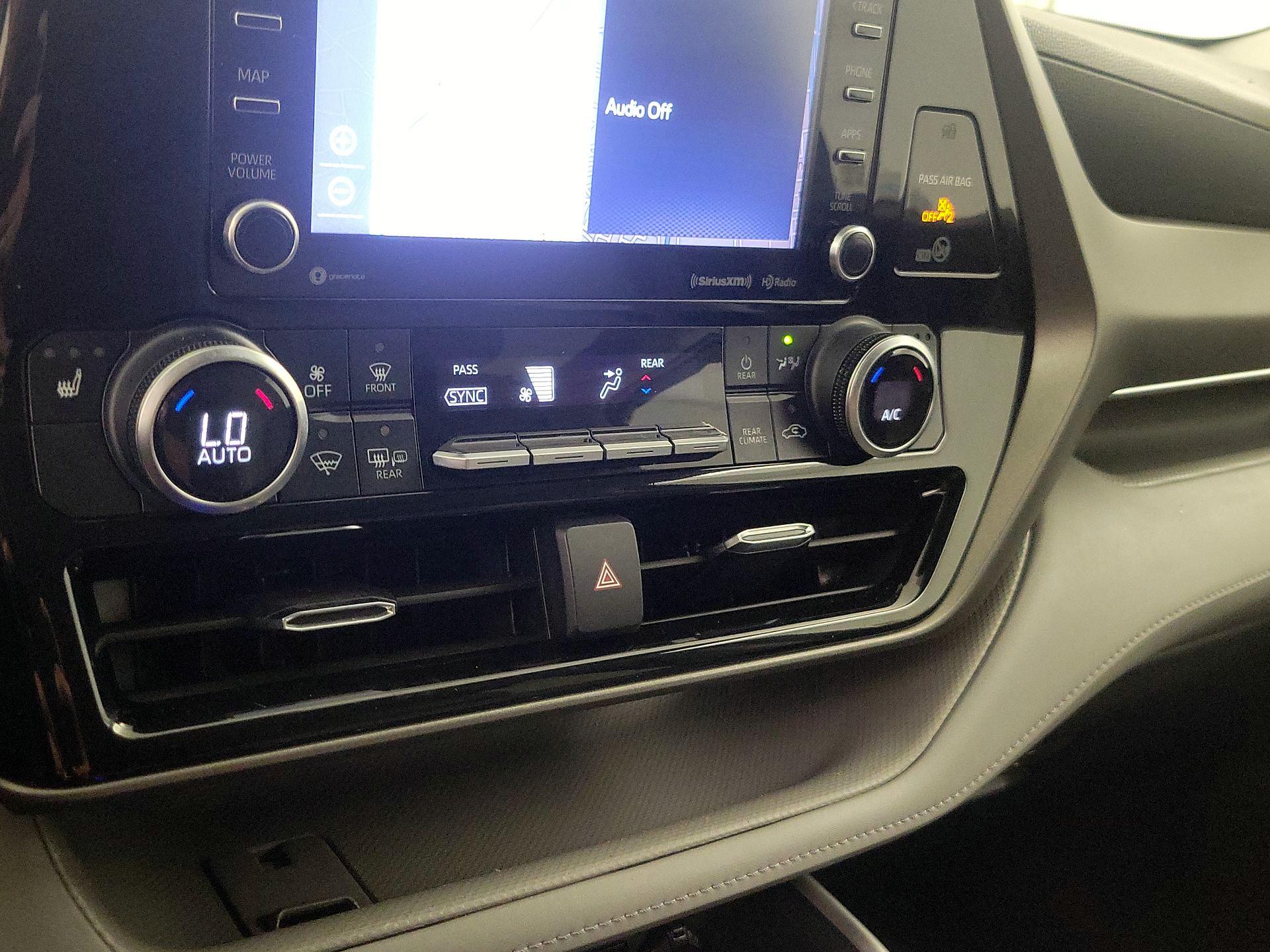 Thumbnail: 2021 Toyota Highlander - 17