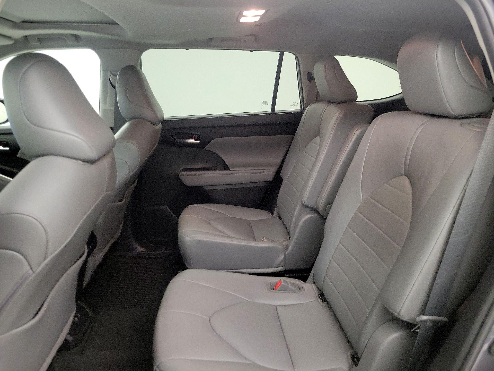 Thumbnail: 2021 Toyota Highlander - 20