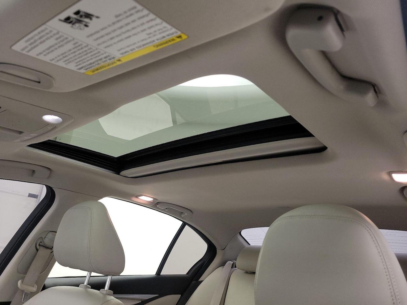 Sunroof(s) & Overhead Airbags