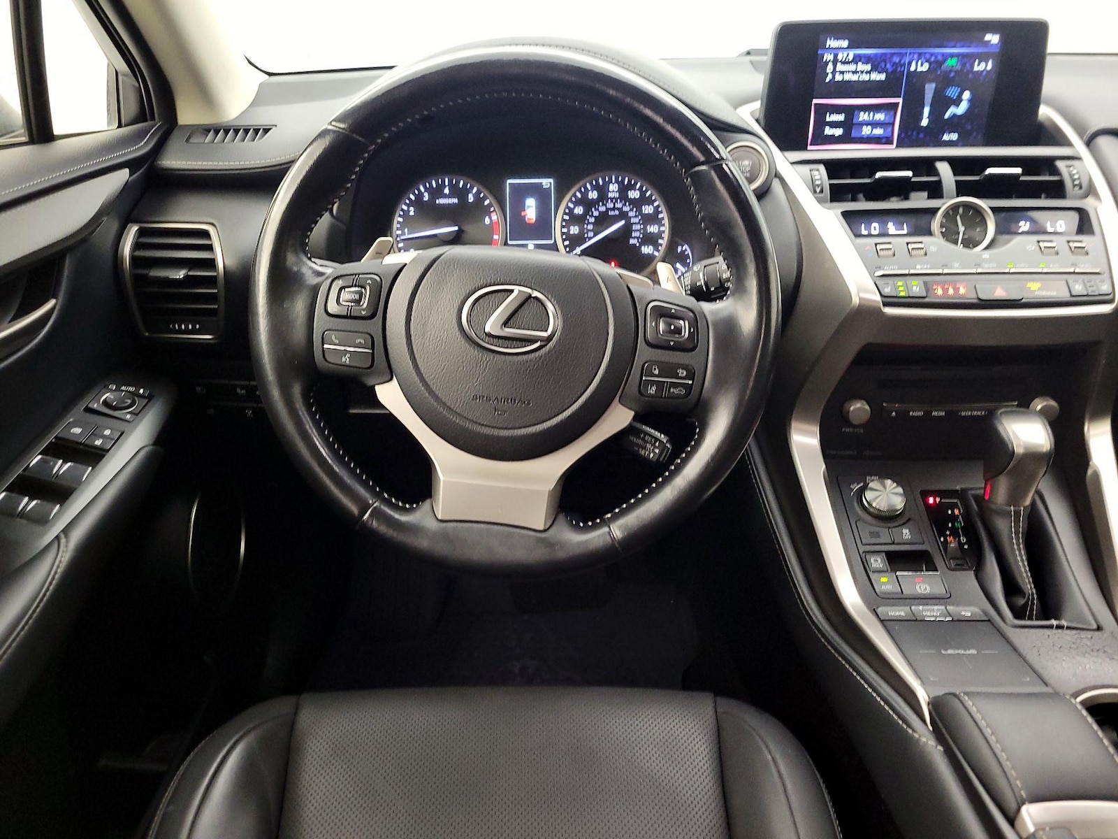 2021 Lexus NX 300 - Photo 11